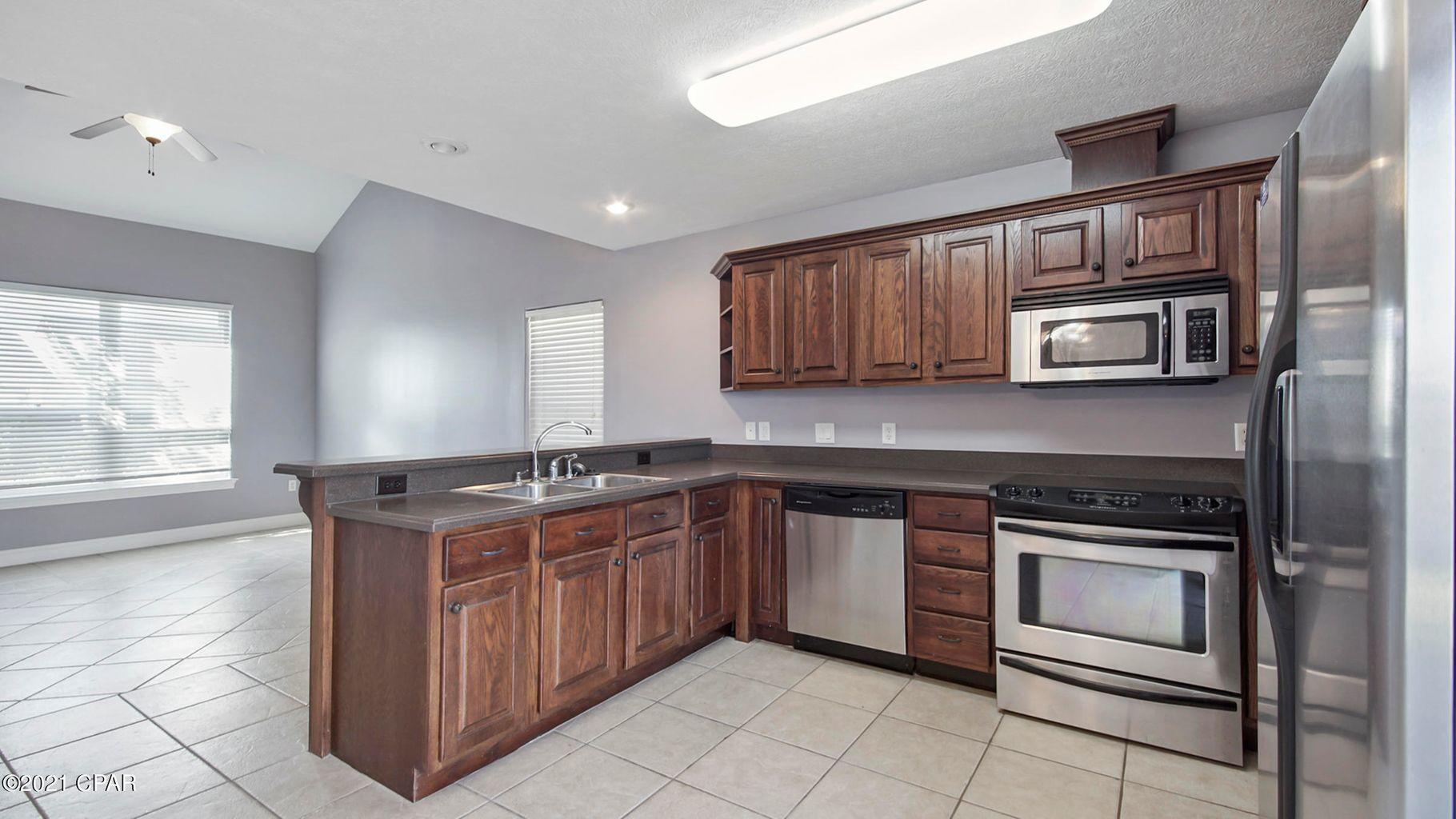 [No Recorded Subdiv] - Residential Lease