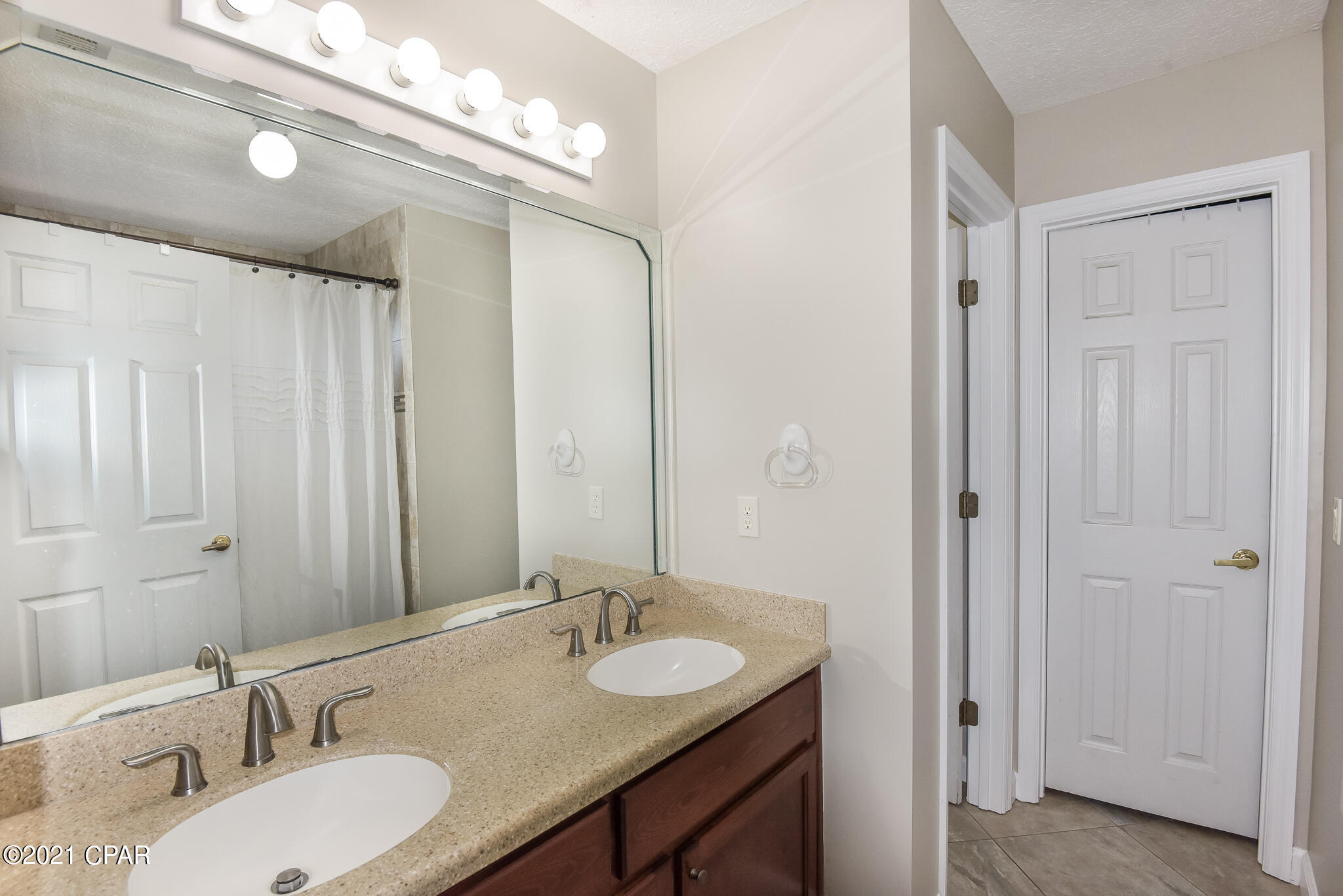 North Shore Unit 2 - Residential