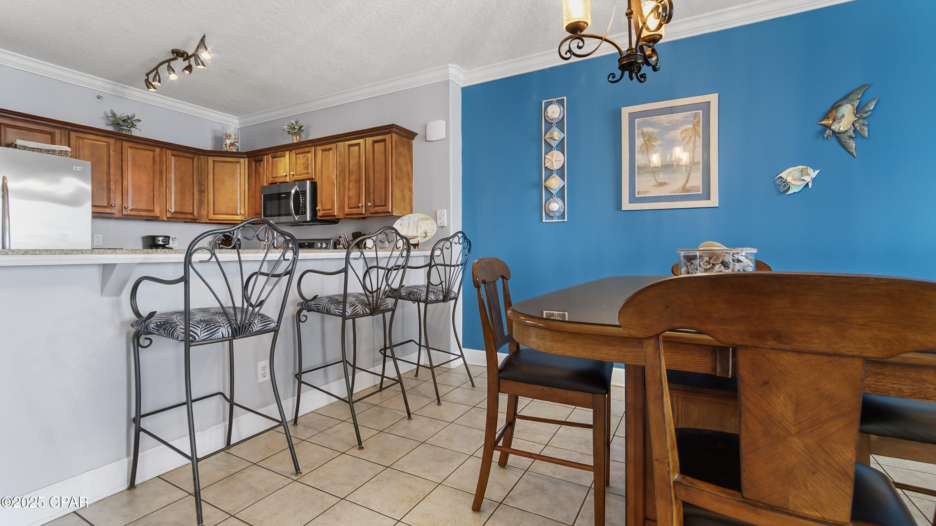 Tropic Winds - Residential