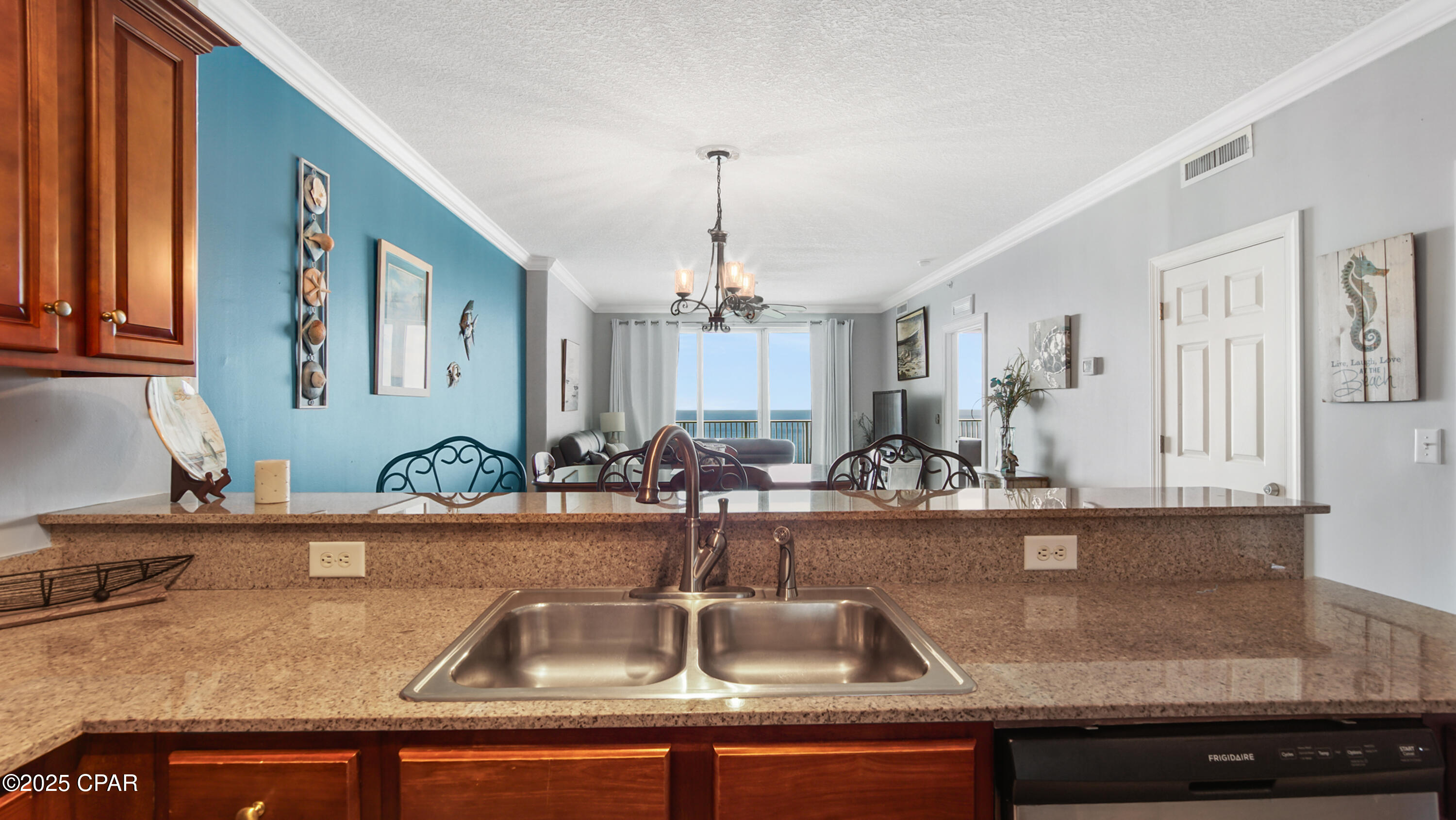 Tropic Winds - Residential