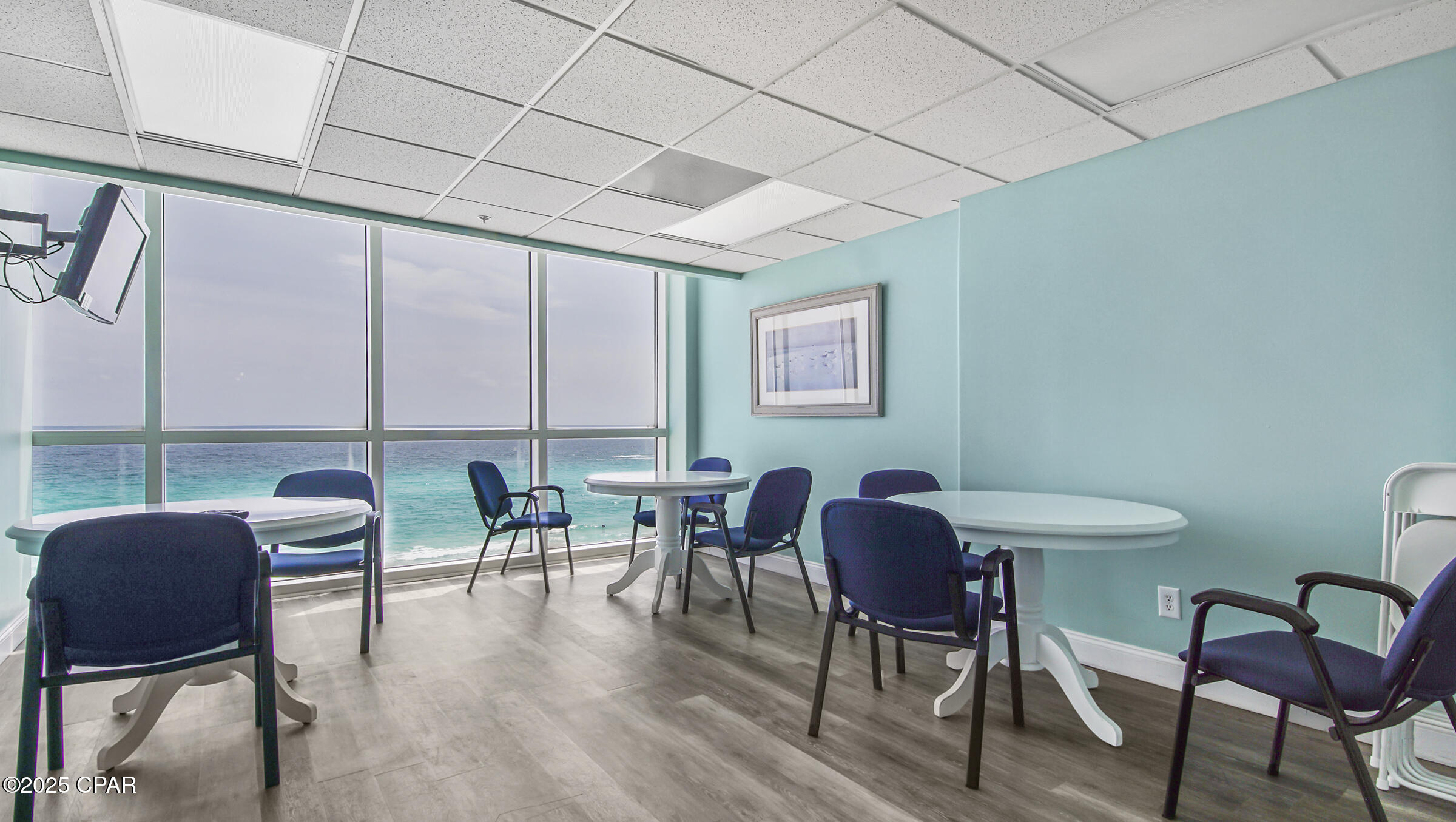 Tropic Winds - Residential