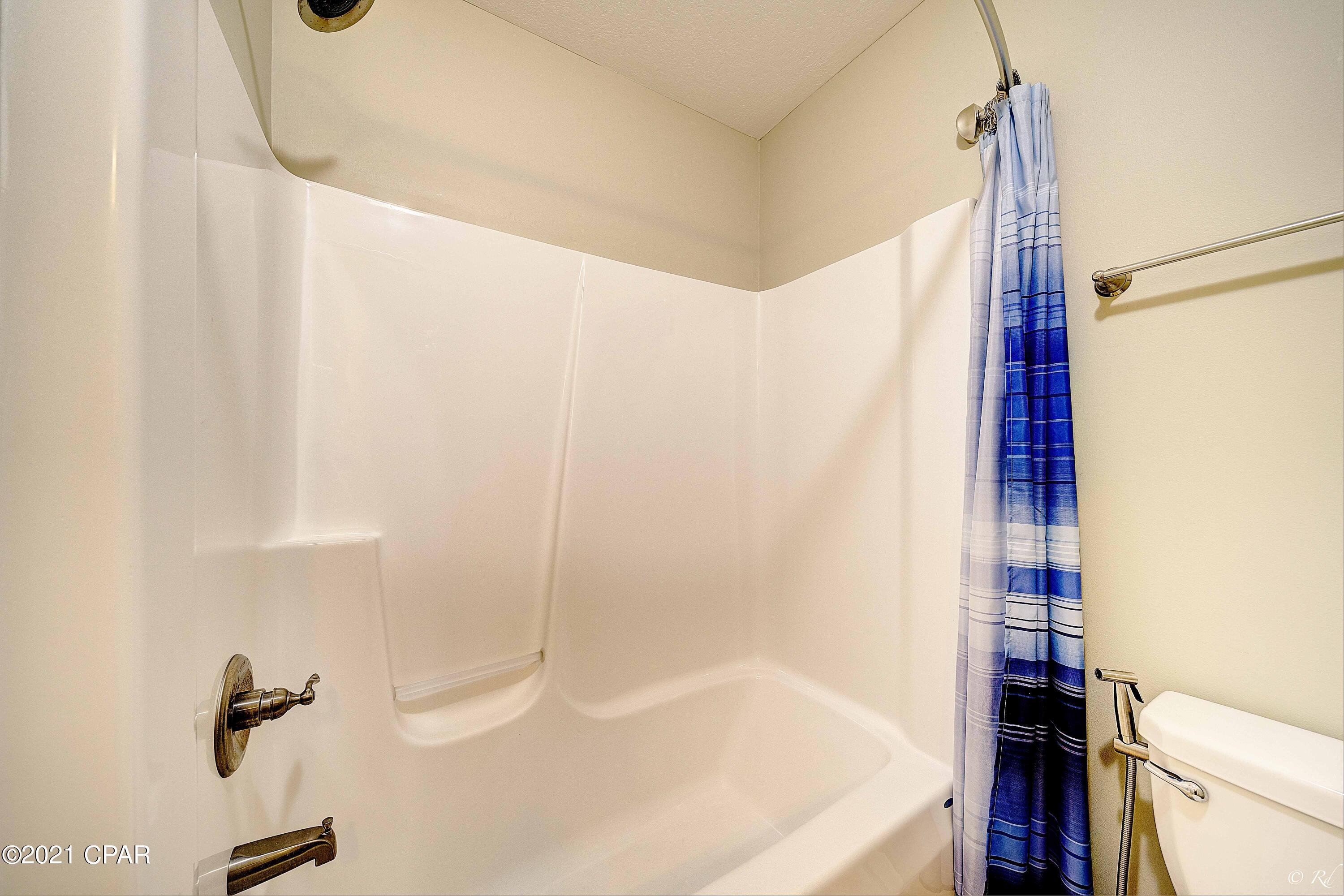 Pines 5th Add - Residential