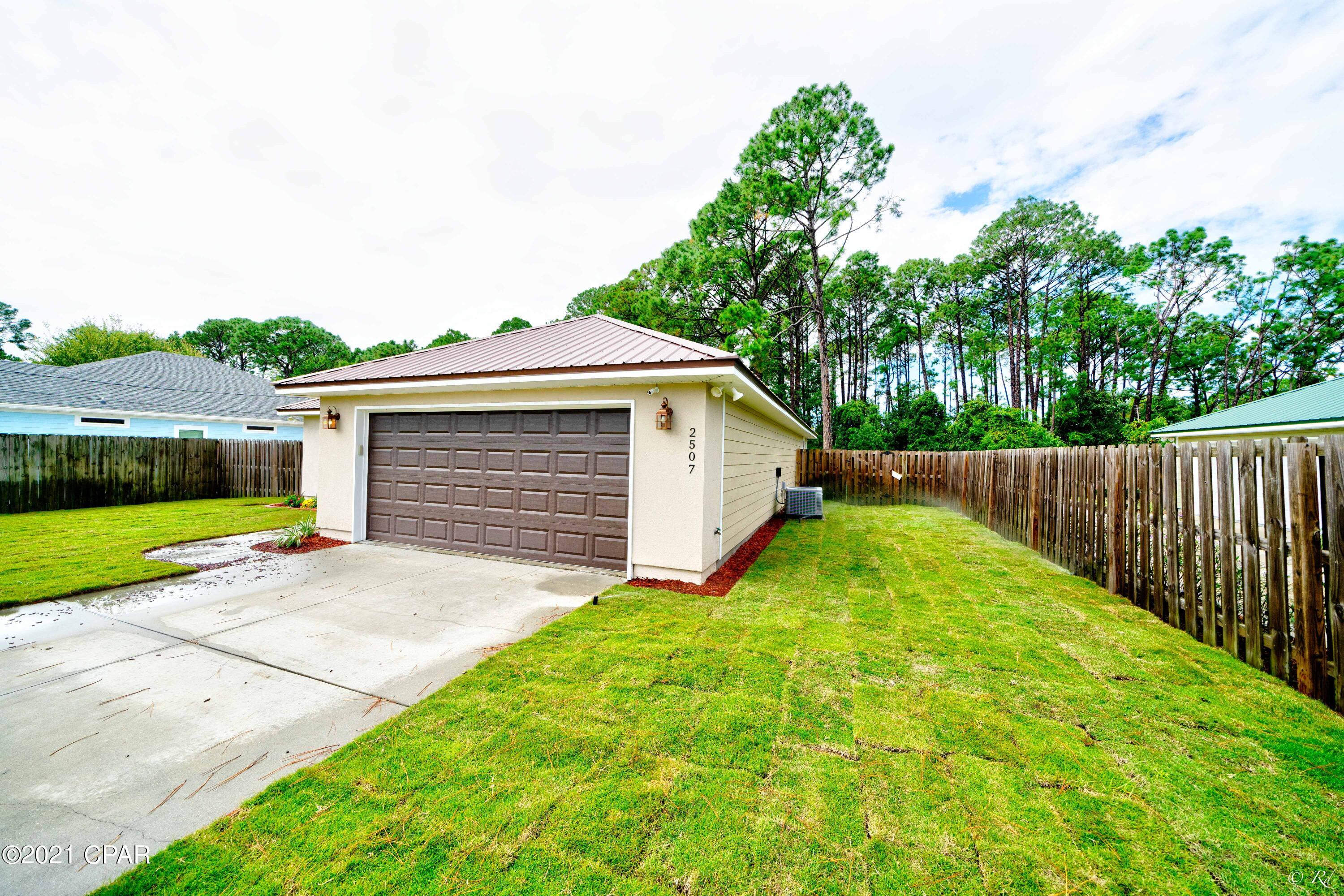 Pines 5th Add - Residential