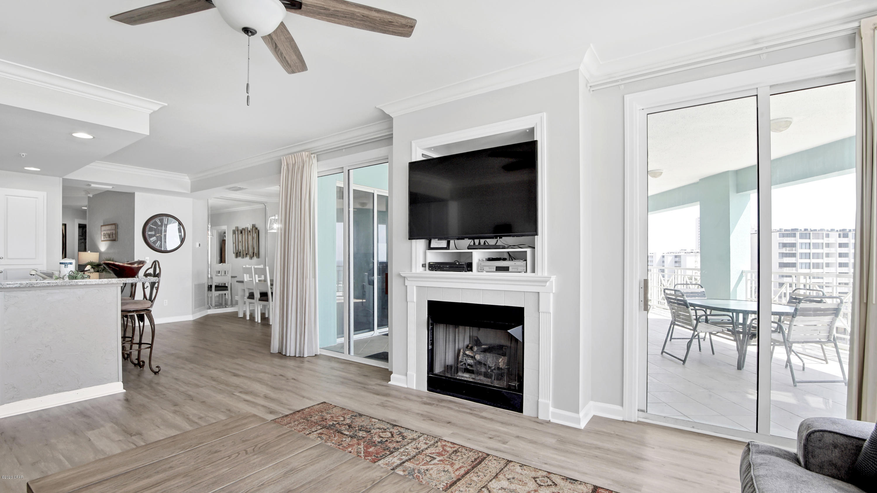 En Soleil Condo - Residential