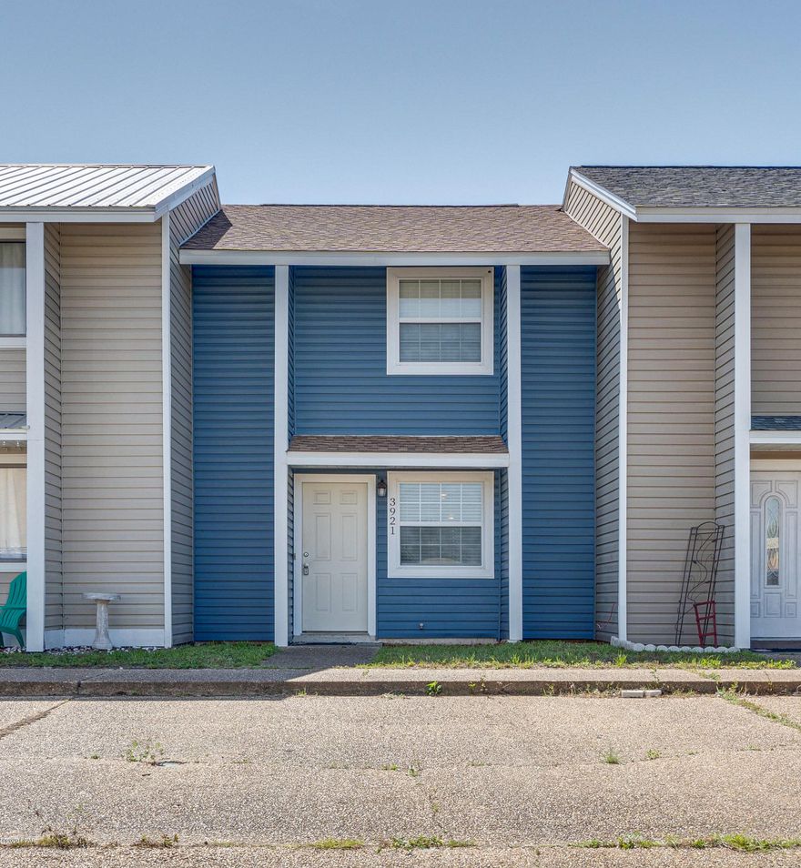 **CURRENTLY UNDER CONTRACT, SELLER IS ACCEPTING BACKUP OFFERS**Very Clean Town Home with an affordable Price and a Central Location to everything in Panama City. This is 2 Story unit, with the bedrooms upstairs and living downstairs. The back patio is fully fenced.  This well laid, upgraded floor plan has  New Carpet and Tile flooring, and No wasted space and feels larger than it is. Come and see this Move in ready unit, hurry cause it won't last Long !