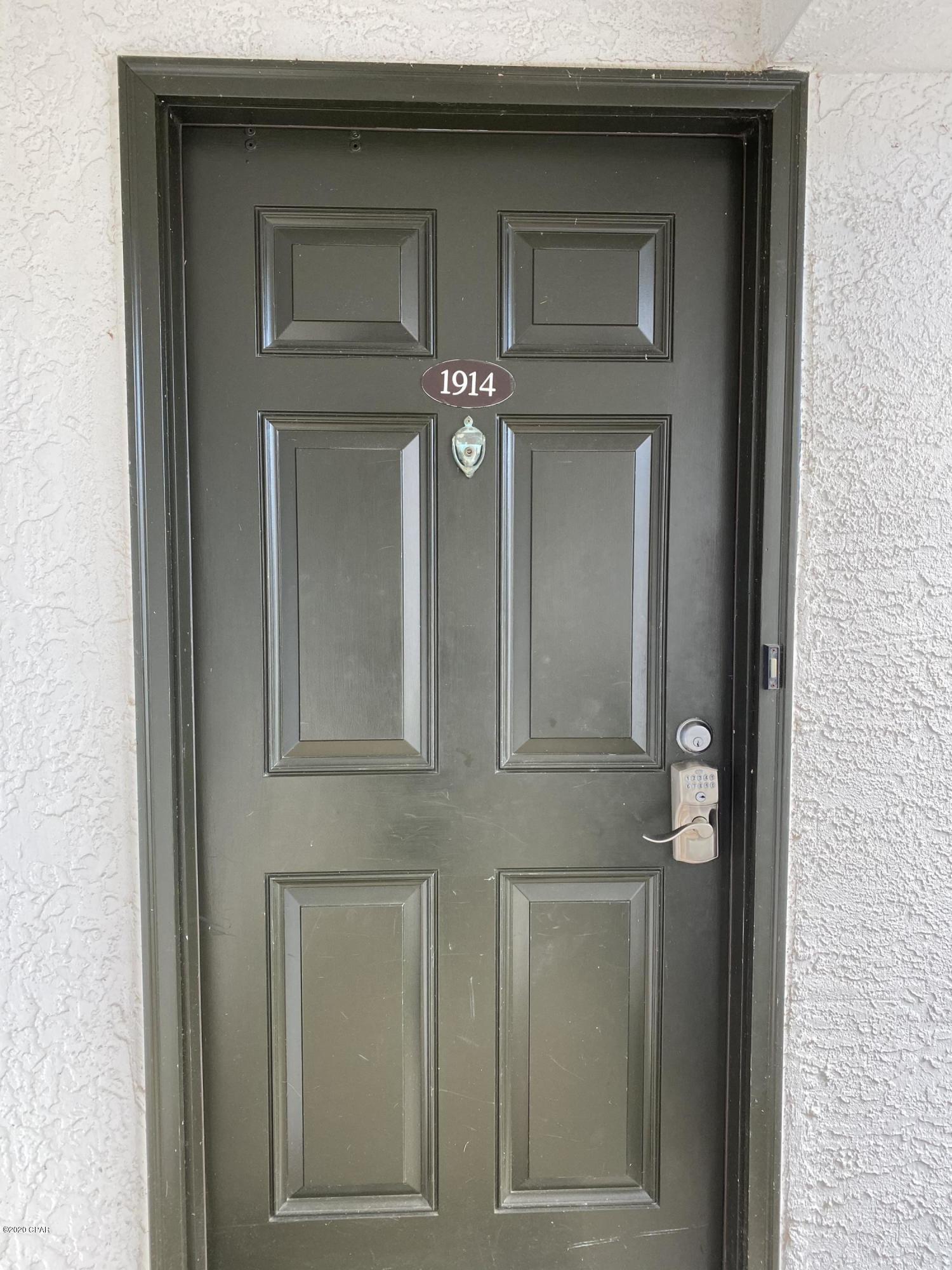 Edgewater Golf Villas V-B - Residential