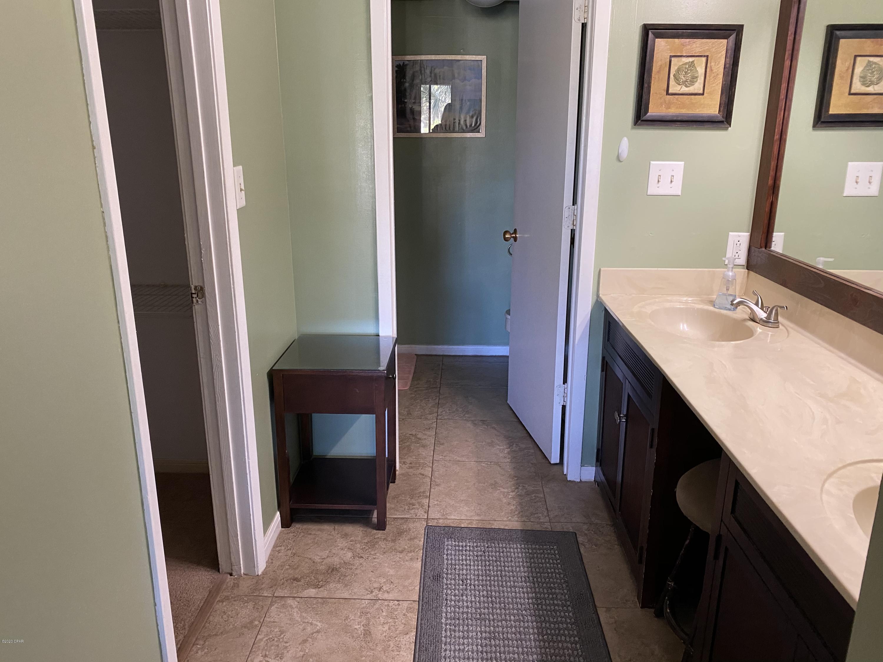 Edgewater Golf Villas V-B - Residential