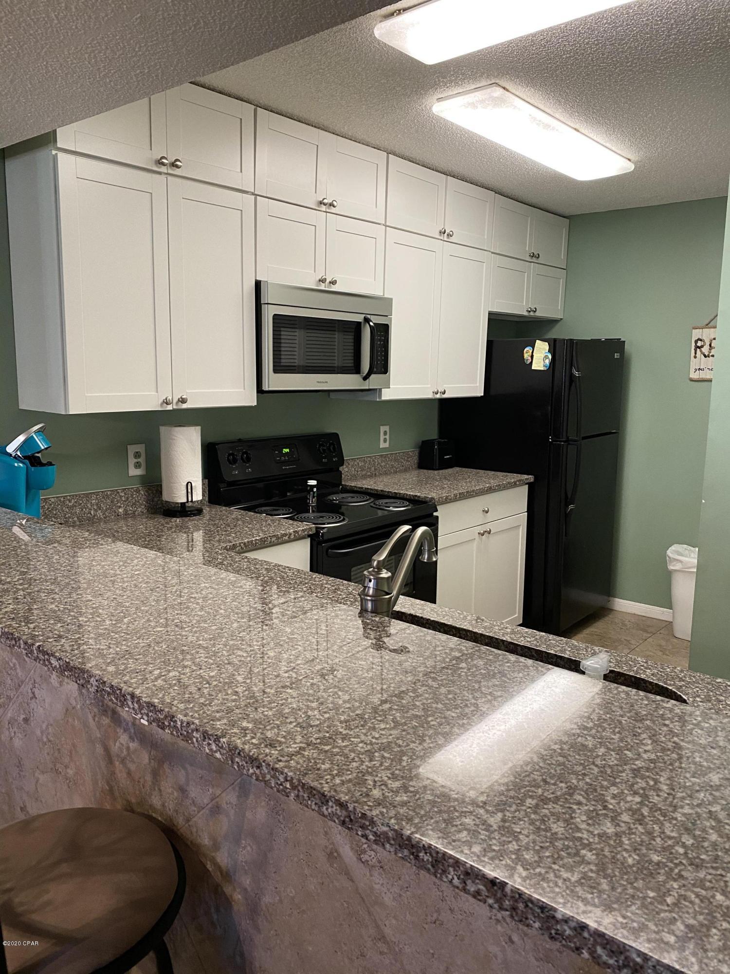 Edgewater Golf Villas V-B - Residential