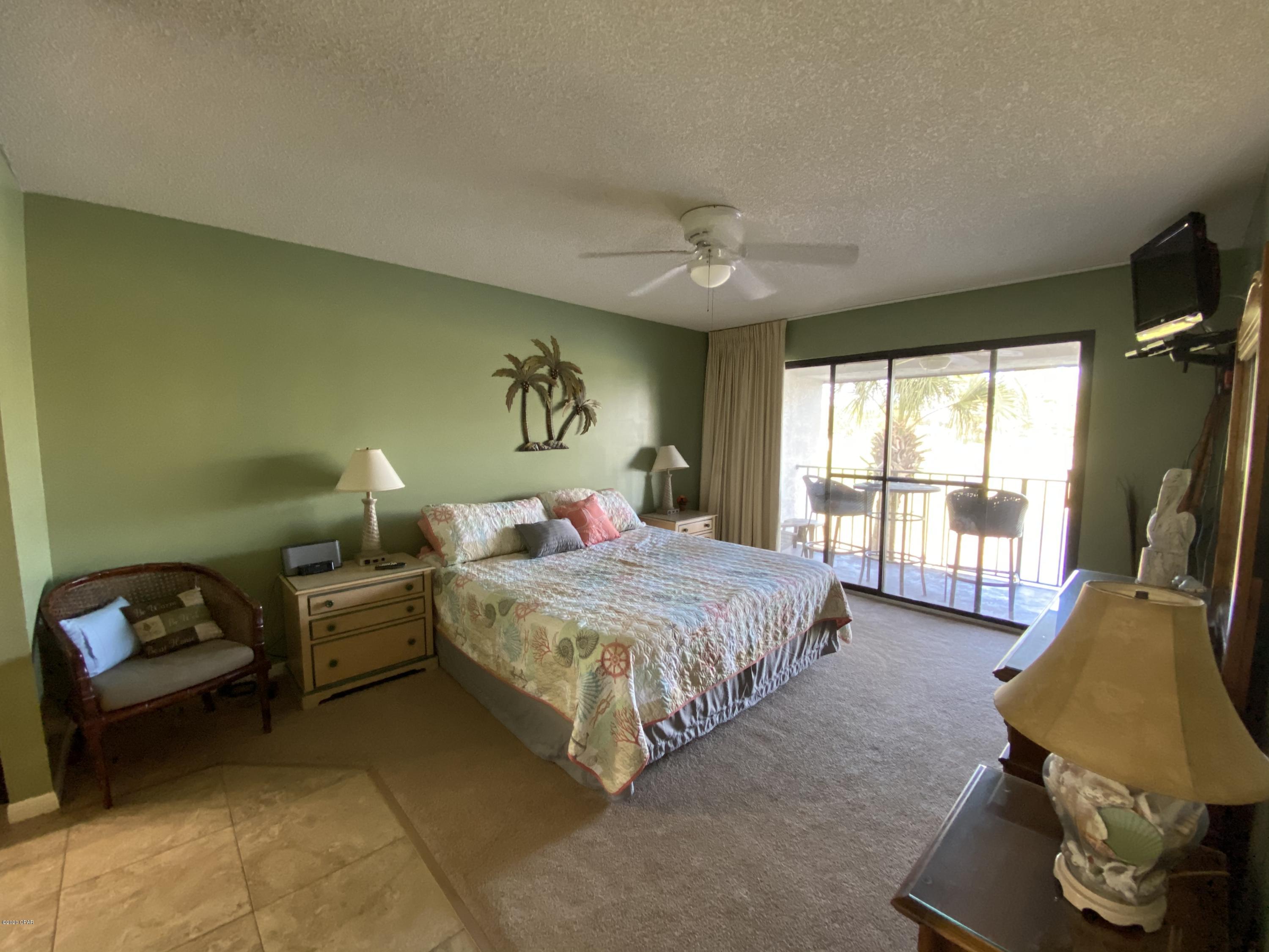 Edgewater Golf Villas V-B - Residential