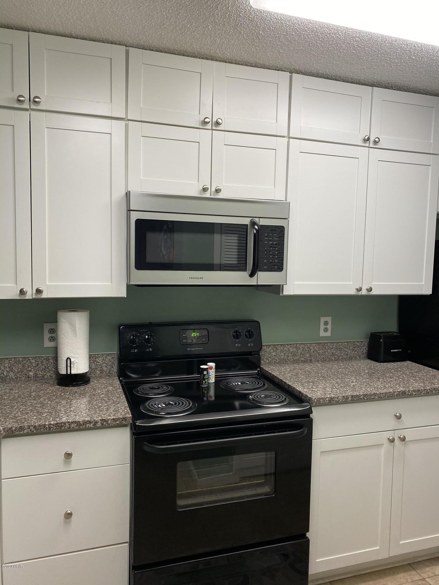 Edgewater Golf Villas V-B - Residential