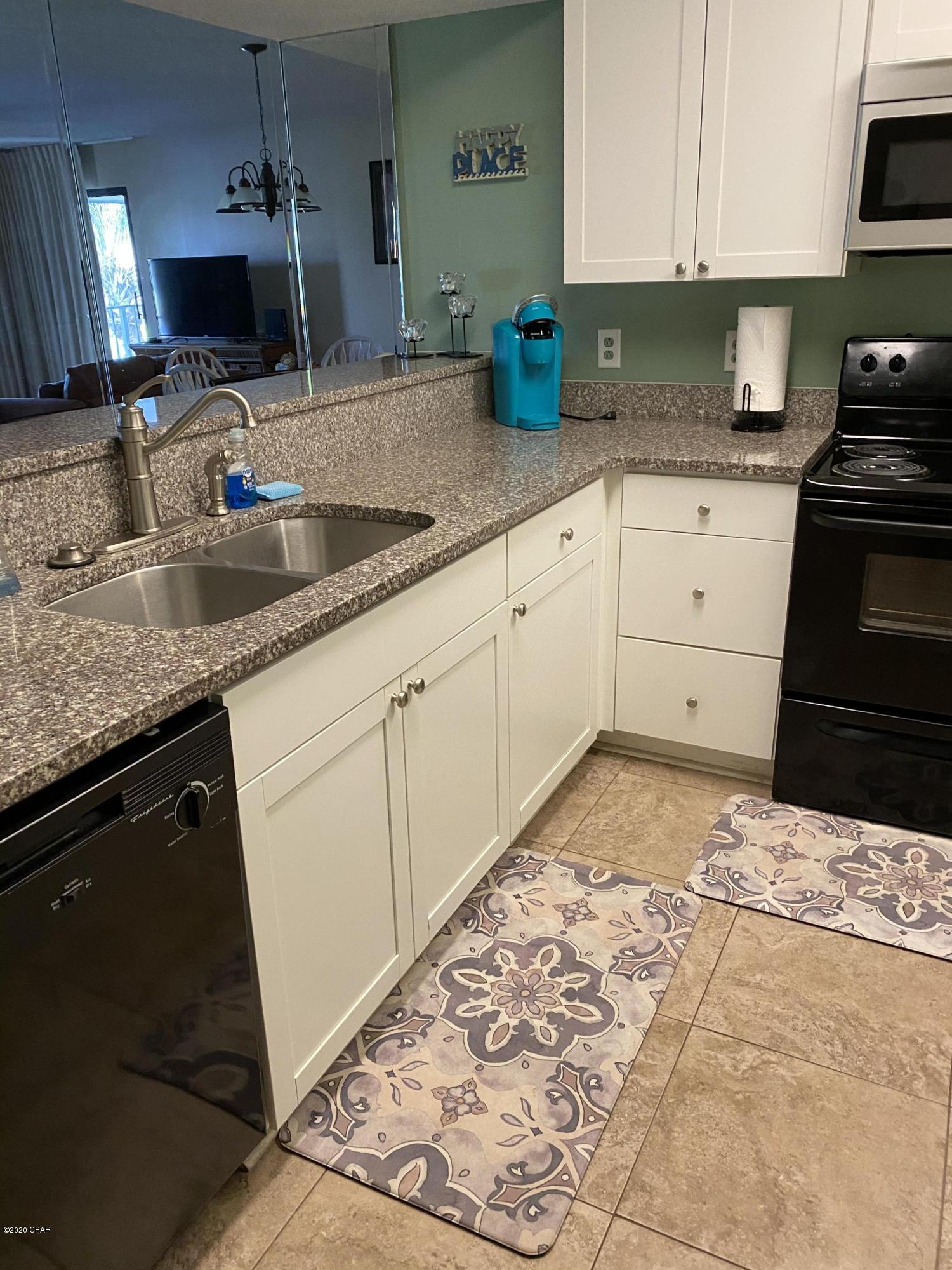 Edgewater Golf Villas V-B - Residential