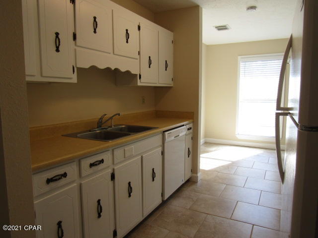 Hutchison's 2nd To Bahama Bch - Residential Lease