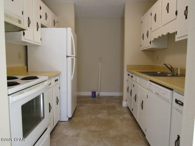 Hutchison's 2nd To Bahama Bch - Residential Lease