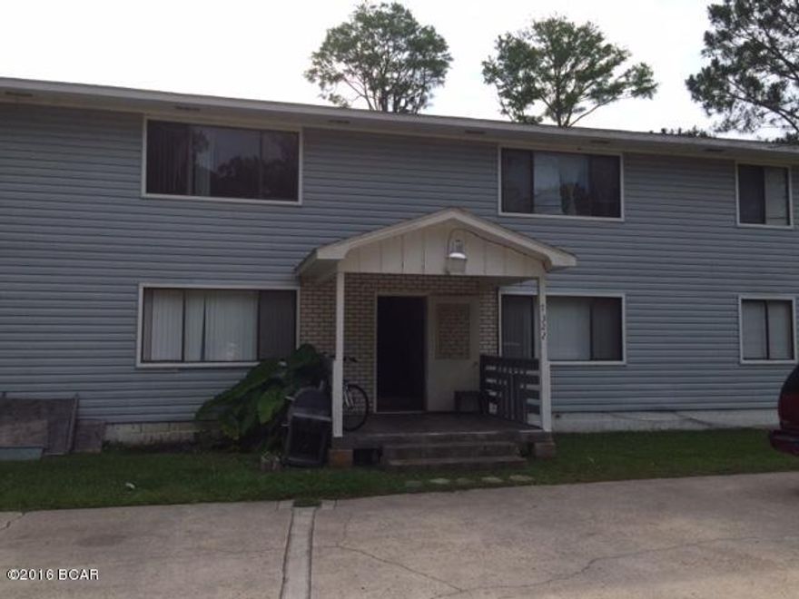 2 Bedroom, 1 Bath apartment on the Beach. Water, sewage, and garbage included. Shared pay washer and dryer between the two buildings.