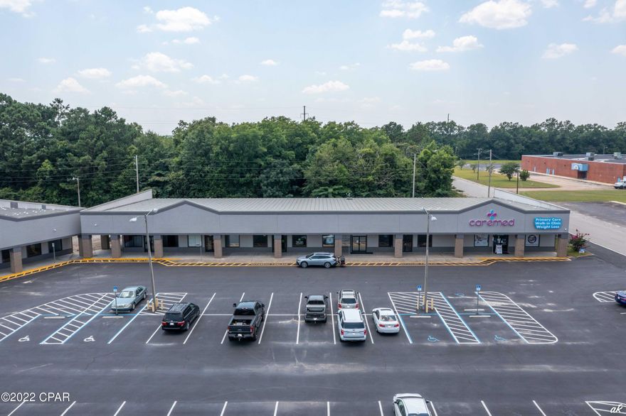 The Prime Center is offering retail space for a great rate. This space was formally the Graceville outlet Mall. The Prime Center has space from 1225 sqft - 8300 sqft. This center boast PLENTY of parking, located off of HWY 77 in back of the Dollar General. This space is 2362 sqft and can used as retail, medical, church,  beauty salon, or professional office space. Your only limitation is your imagination