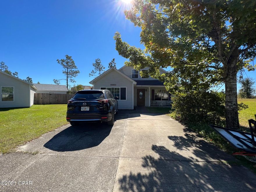 Bank approved price. Property to be sold AS IS. Buyer to verify all pertinent information such as lot dimensions and square footage.