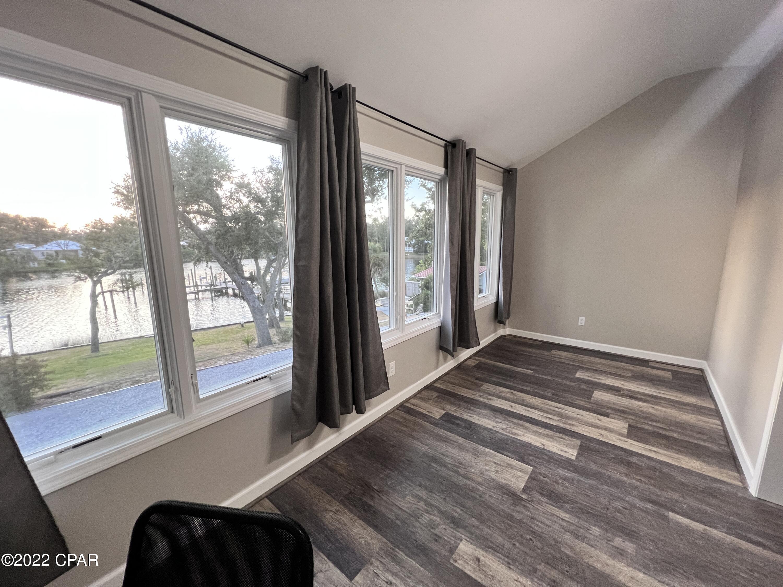 Mariners Cove - Residential