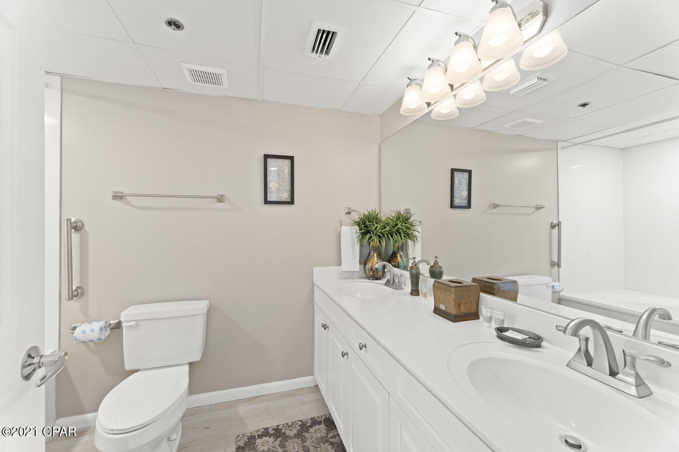 Long Beach Towers I - Residential