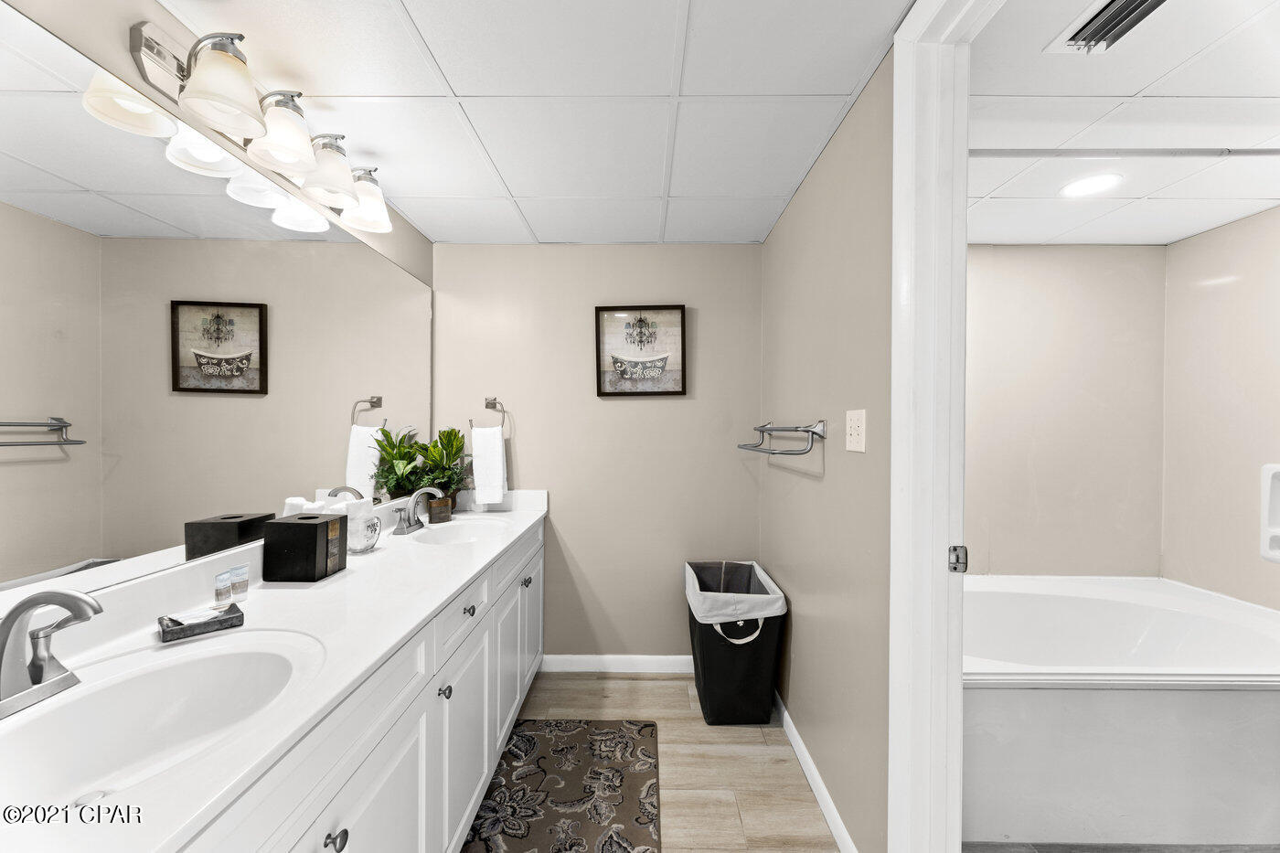 Long Beach Towers I - Residential