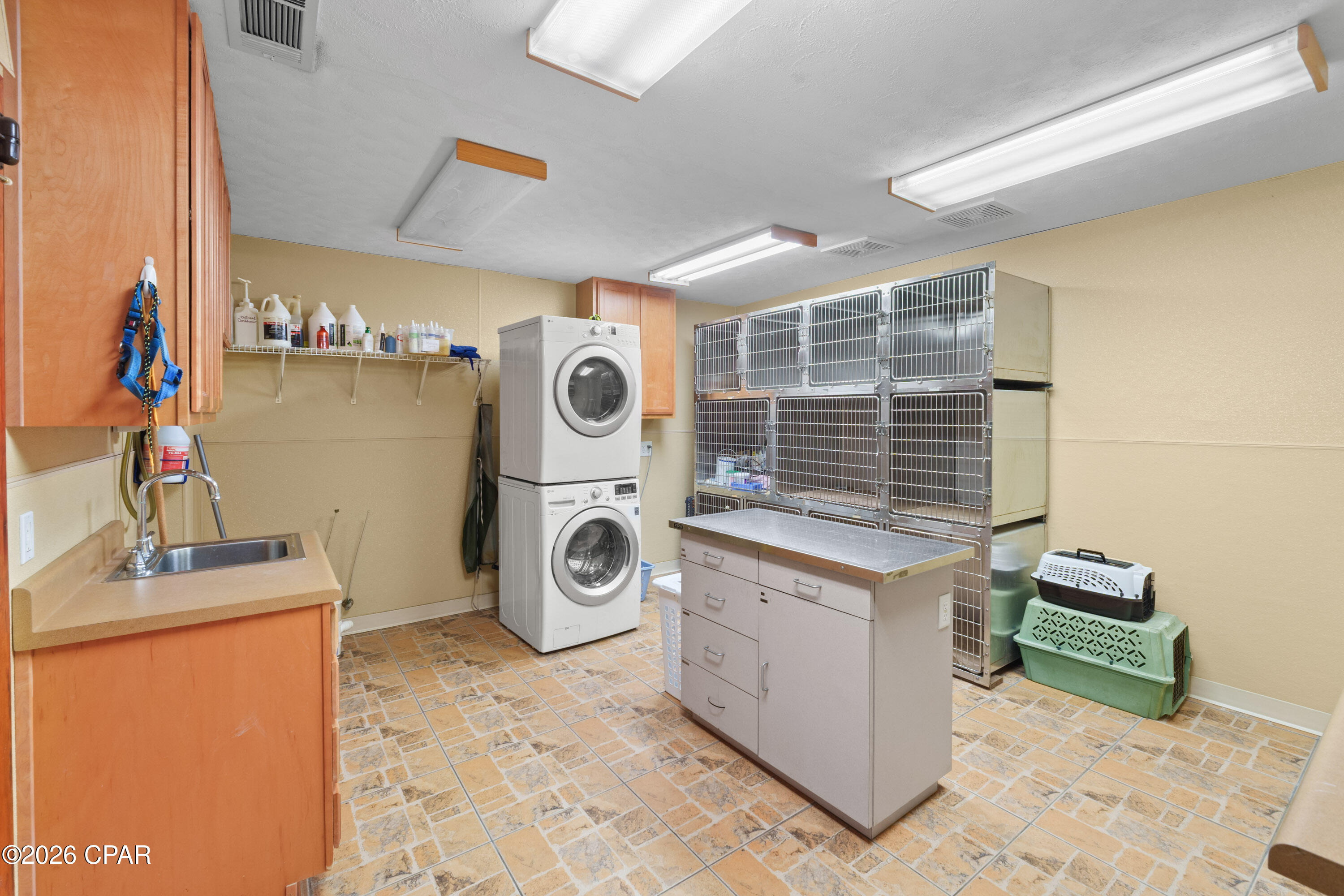 Thousand Oaks - Commercial Sale