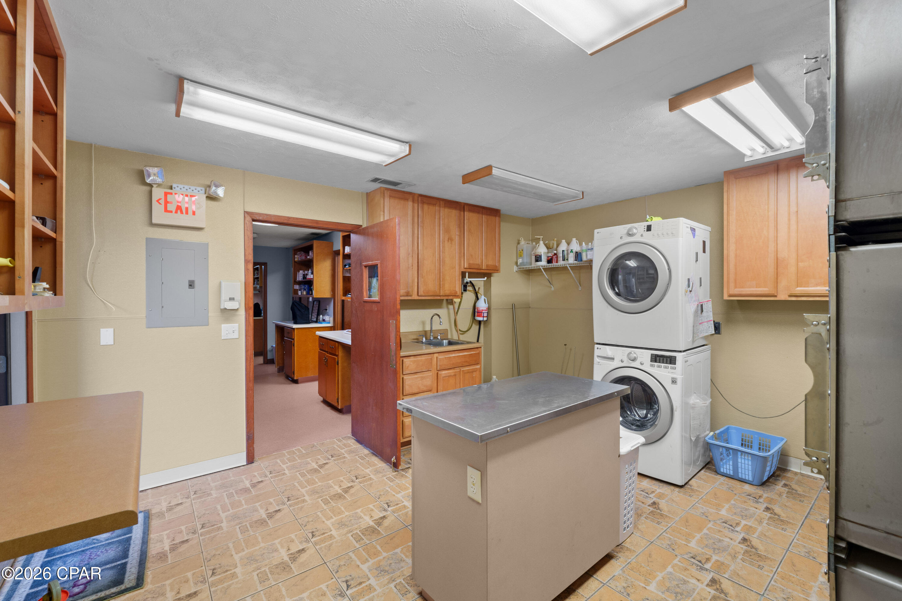 Thousand Oaks - Commercial Sale