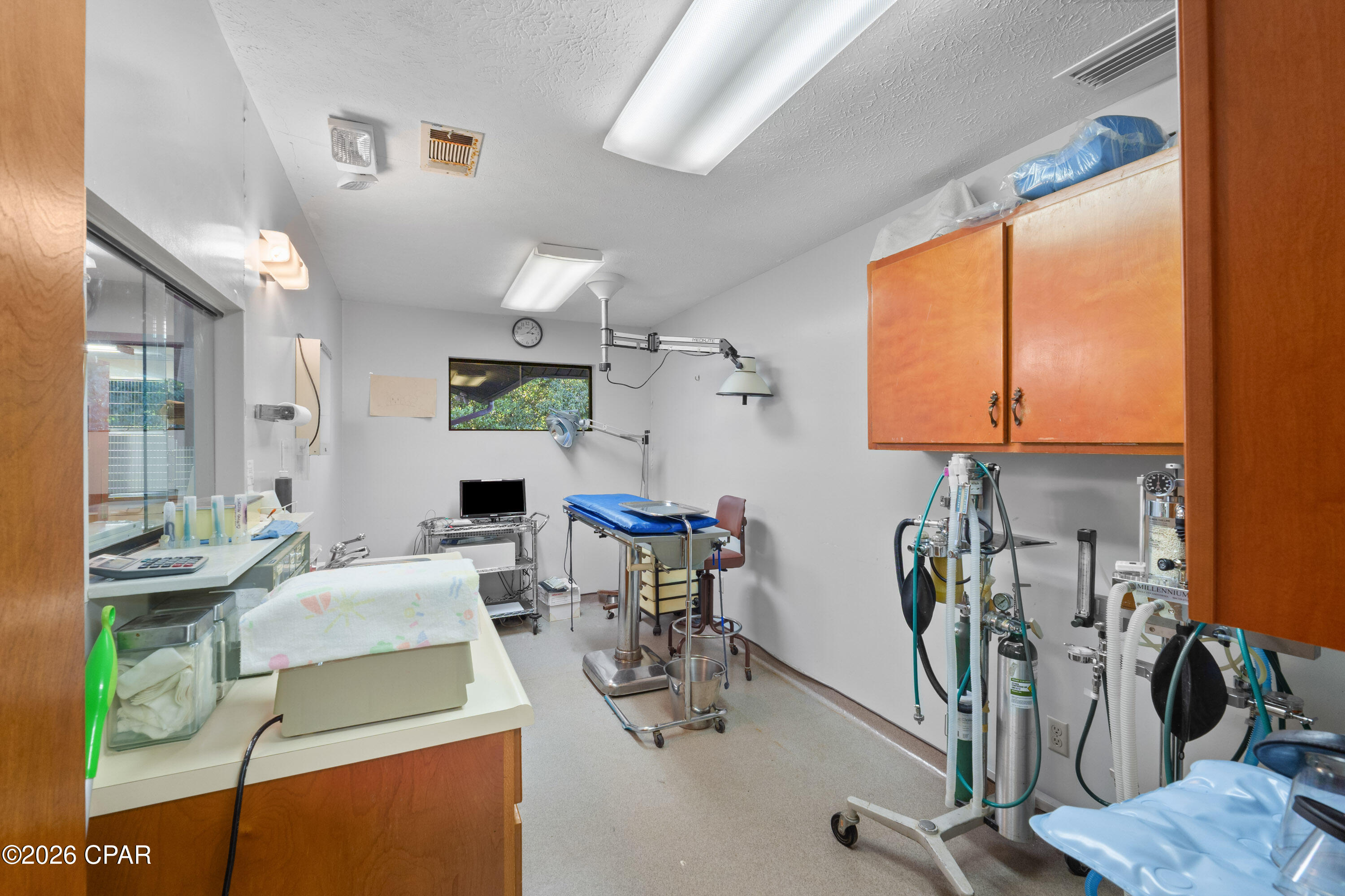 Thousand Oaks - Commercial Sale