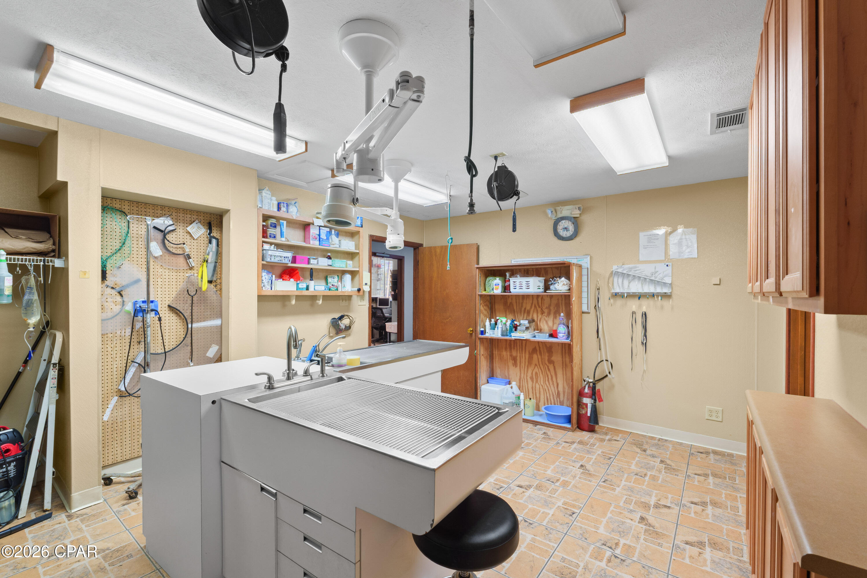 Thousand Oaks - Commercial Sale