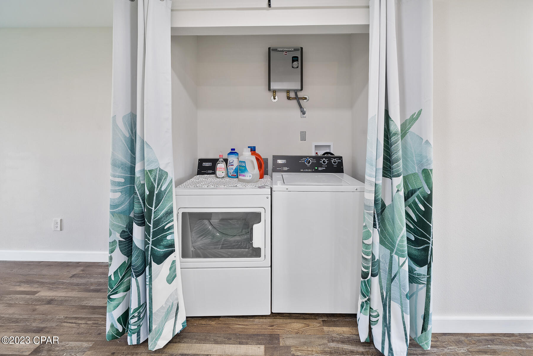 Hentz 1st Add Unit B - Residential