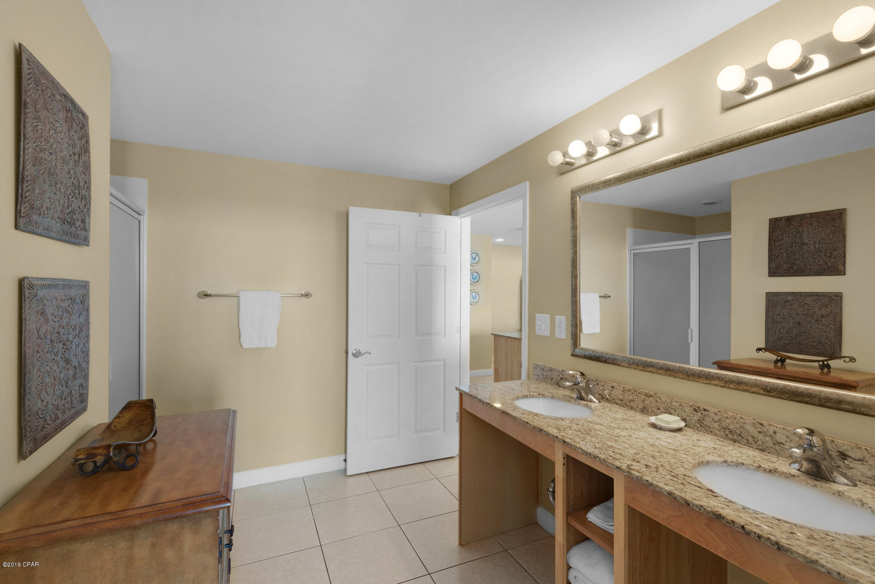 Splash Condo - Residential