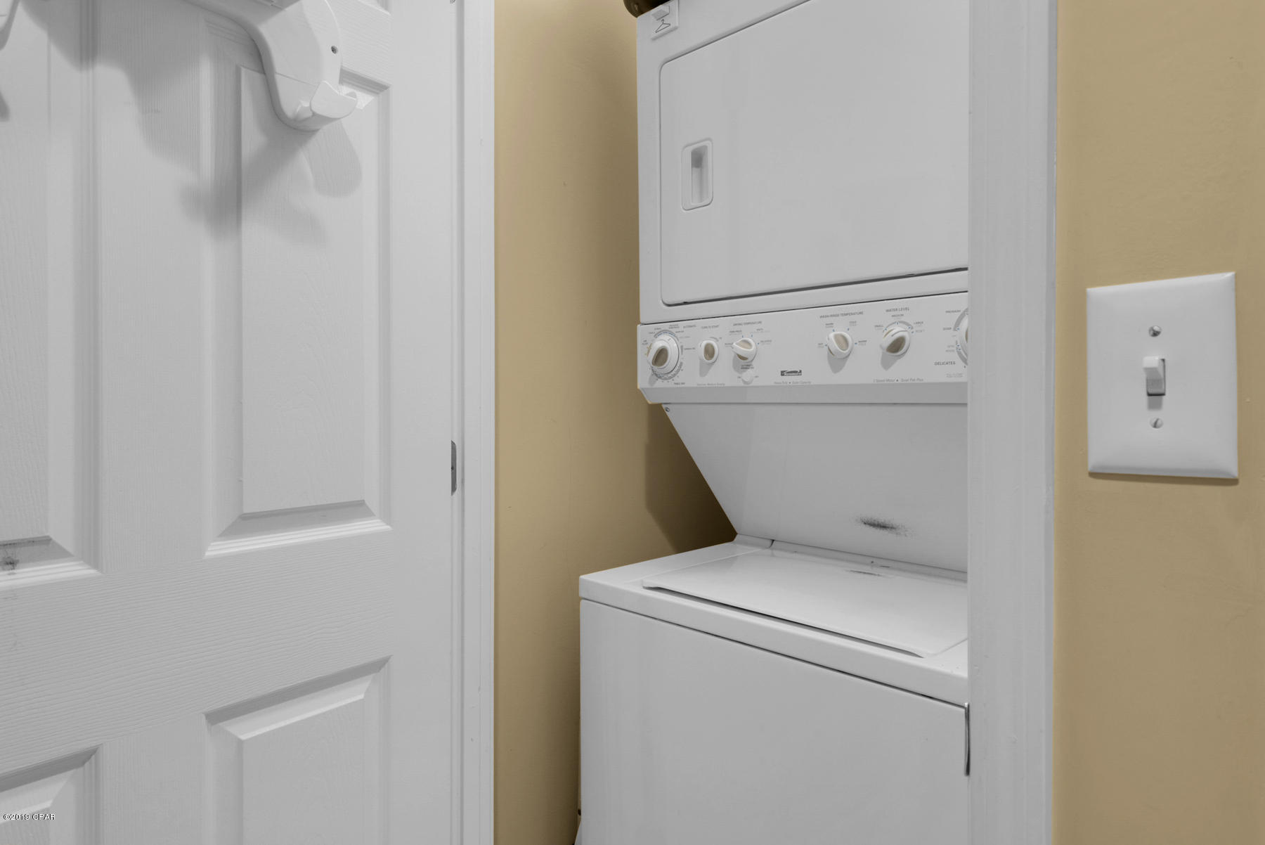 Splash Condo - Residential