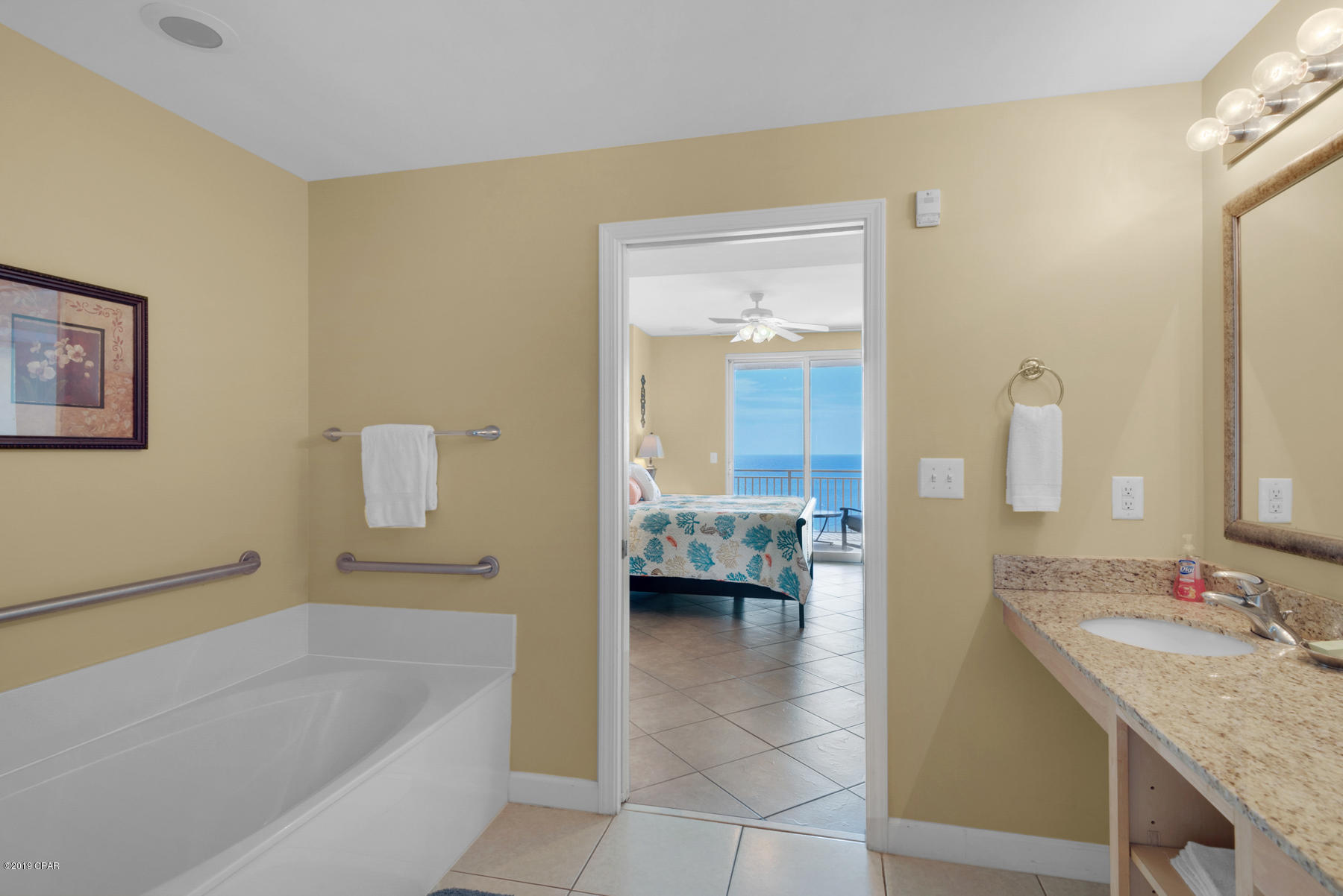 Splash Condo - Residential