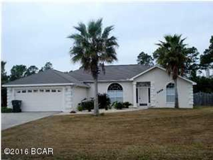 Great 3 Bedroom/2 Bath home in Mowat Highlands.  Enjoy the spring and summer in the inground swimming pool.  Great house for entertaining.  Living room has 10 ft ceilings, crown molding, fireplace.  Master bath has two walk in closets, double vanity, separate shower, garden tub.