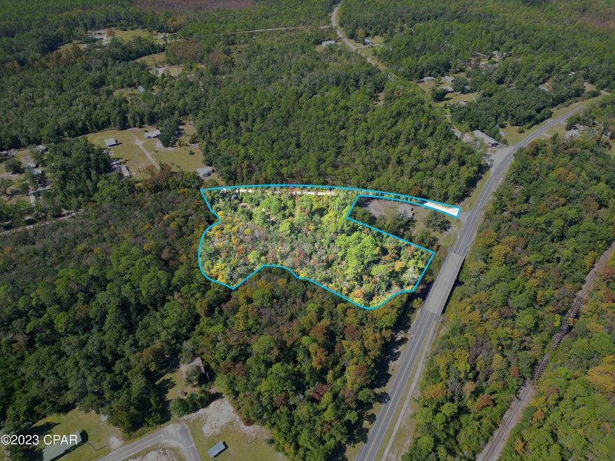 5.12 acres in the heart of Sumatra. This location is perfect for a home or hunting camp. It is approximately a 30 minute drive from this property to the coastline to access Eastpoint, Apalachicola, Carrabelle, and St. George's island.