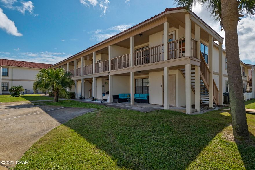 'CURRENTLY UNDER CONTRACT, SELLER ACCEPTING BACKUP OFFERS' must be placed at the beginning of the Public Remarks.Perfect location, first floor end unit. New front door and storm door, refrigerator 3 years old, stackable washer/dryer, hallway bunks.  Lots of sunshine and blue skies!  This great get-away spot is close to the pools and a short distance to the beach access.  You will not be sorry you decided to chose this unit and Horizon South.  There are 2 pools tennis, shuffle board a nice multi-use building.  West end of the beach close to dining and shopping.  ITEMS THAT DO NOT CONVEY -Gifts from Family Members: Patio/Porch furniture, 2 lamps in mater bedroom.