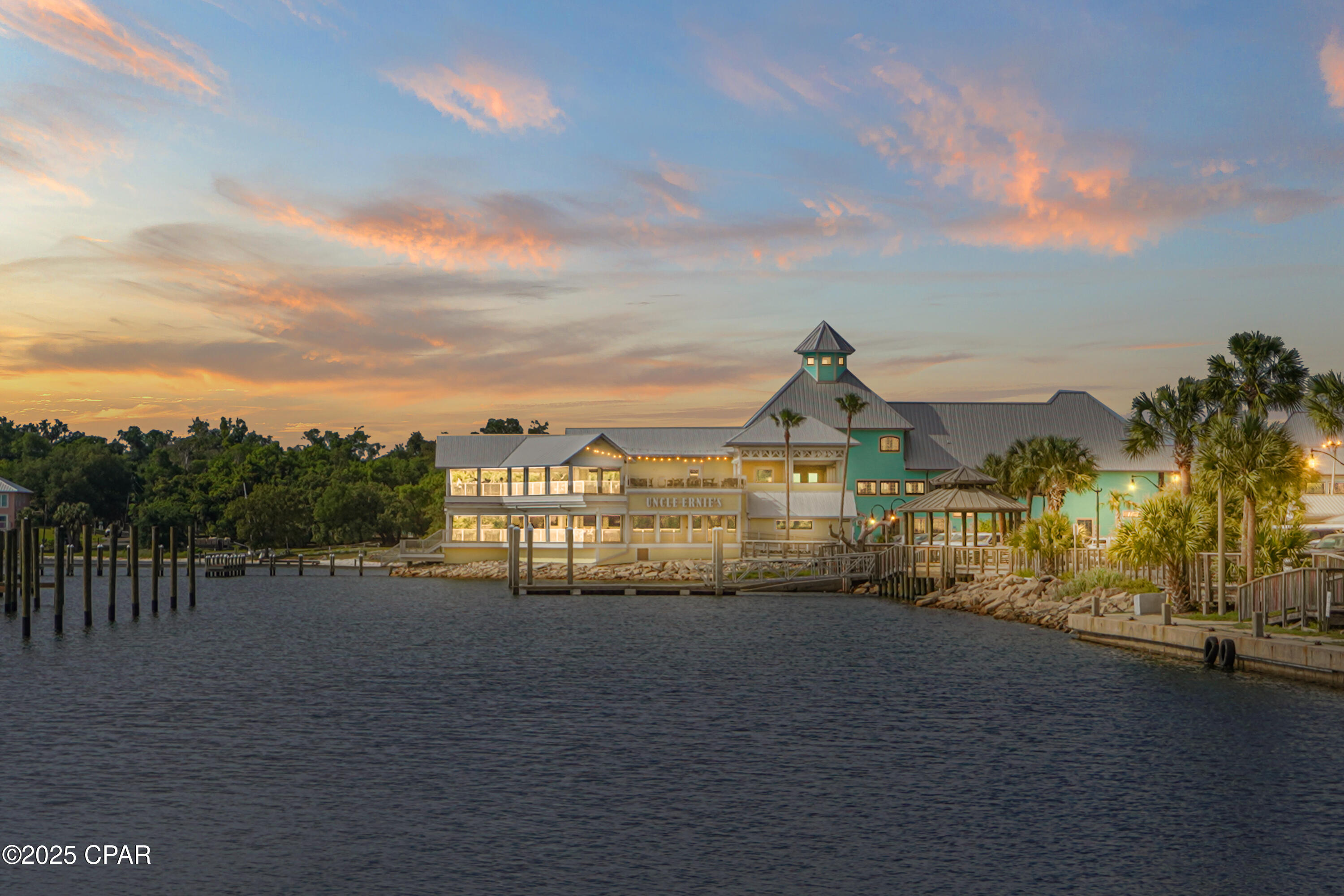 Hombre Golf Village - Residential