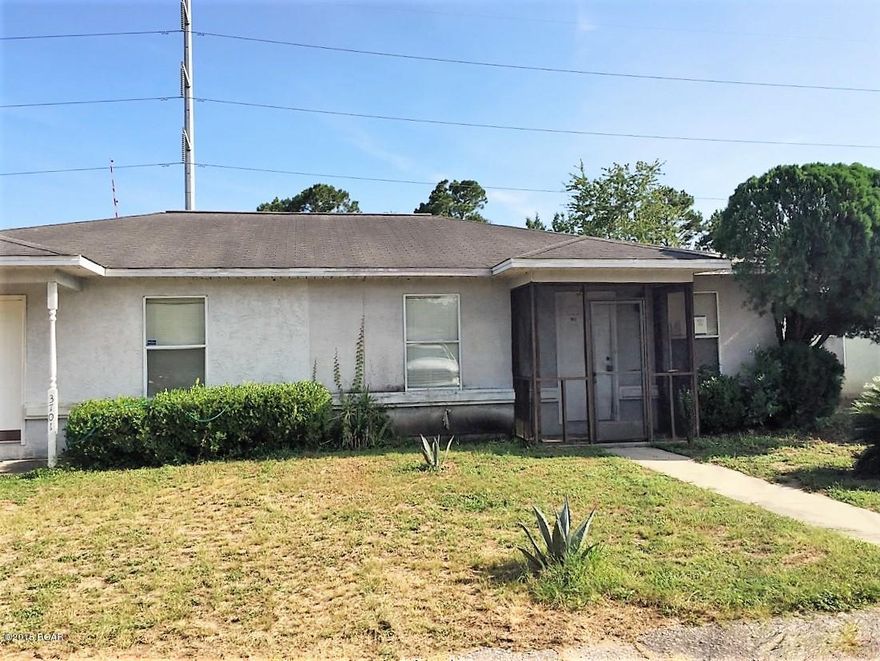 Centrally located 2 bedroom 1 bath unit of a duplex is ready and waiting for your designs to come to life. This one is ready and waiting for you to make your home. Buyer/Agent to verify all measurements and data. Property being sold as is.