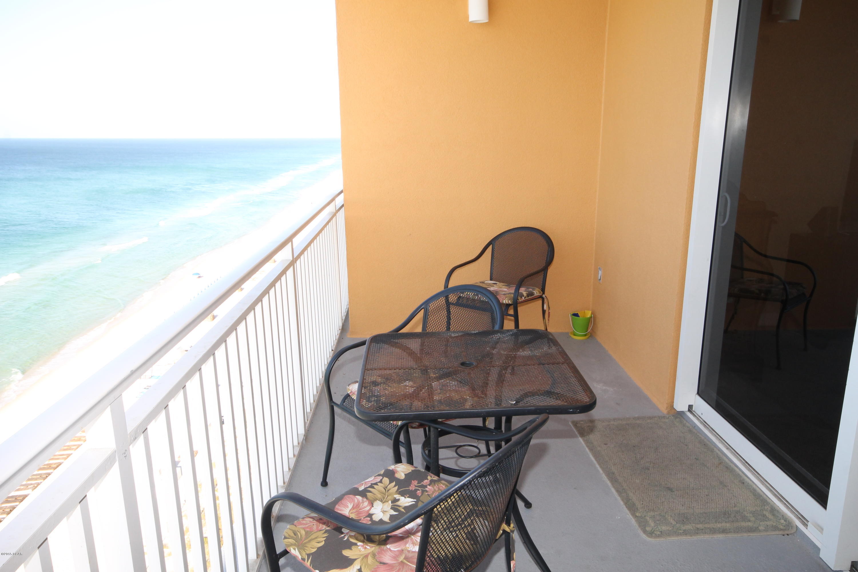 Splash Condo - Residential