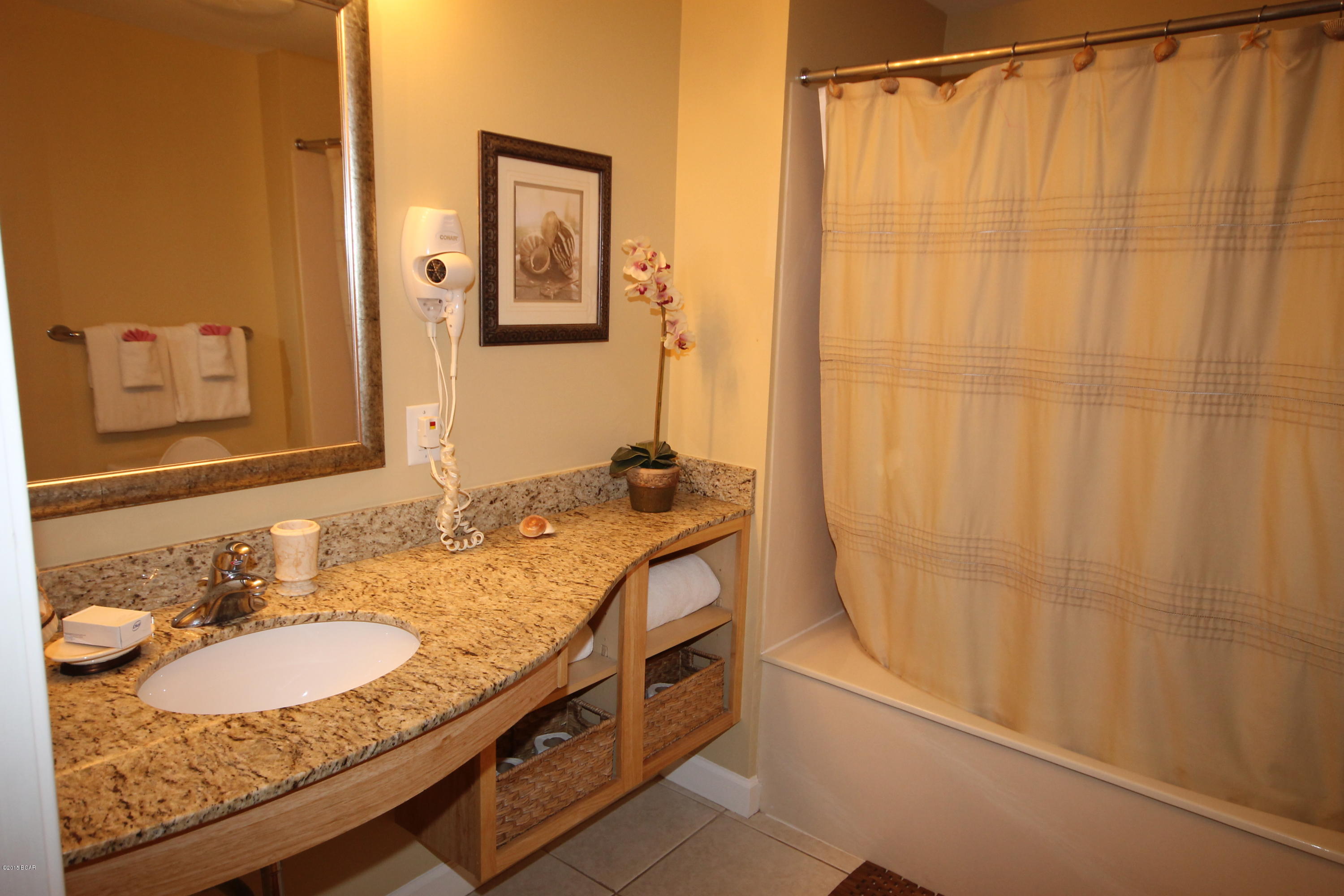 Splash Condo - Residential