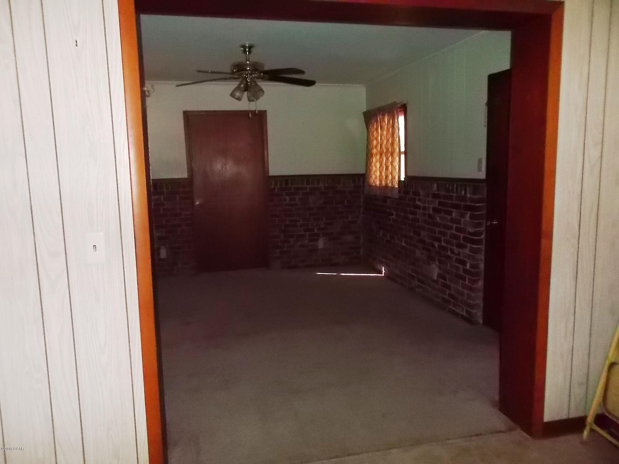 Register, E.B. 2nd - Residential Lease