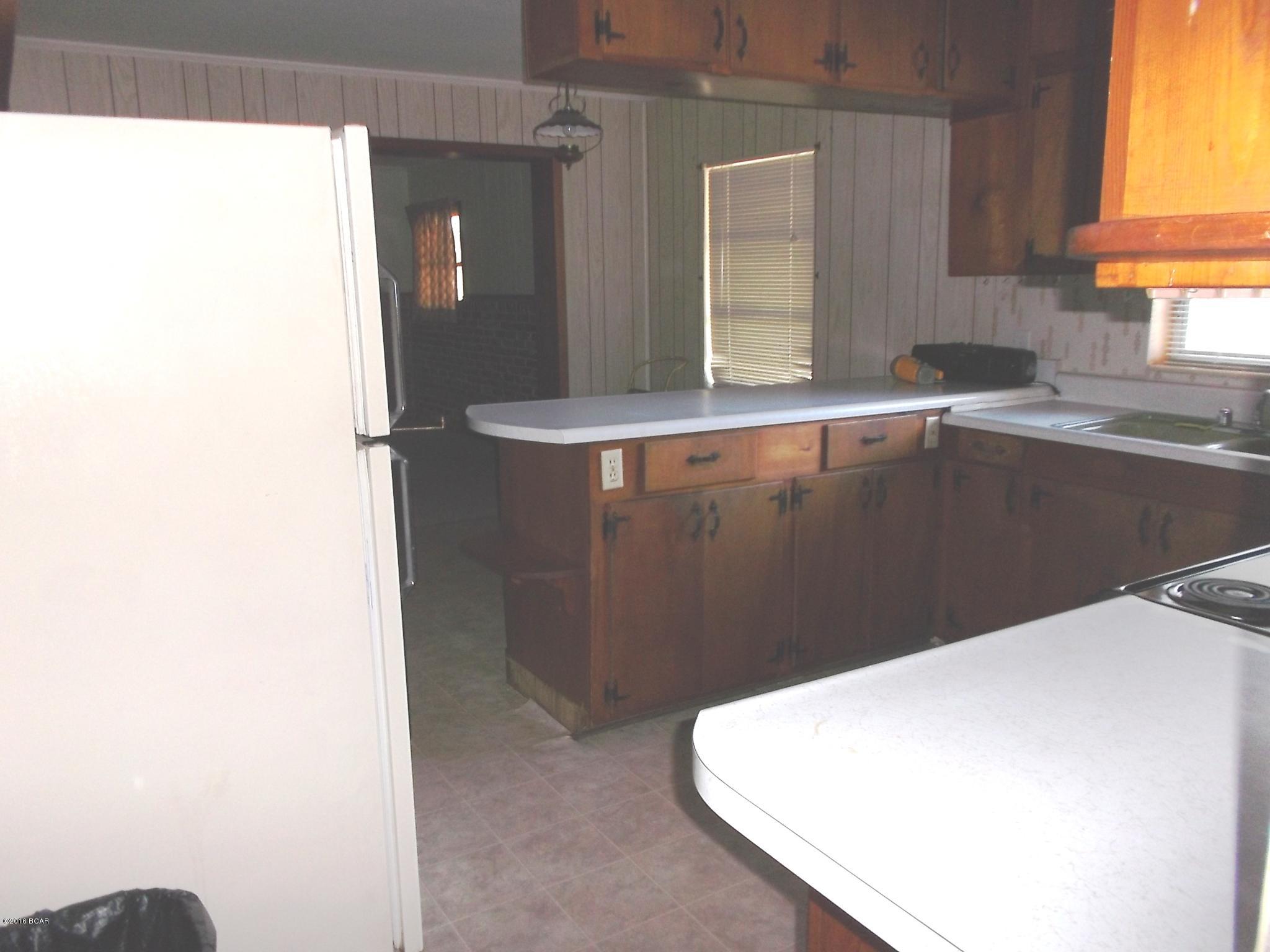 Register, E.B. 2nd - Residential Lease