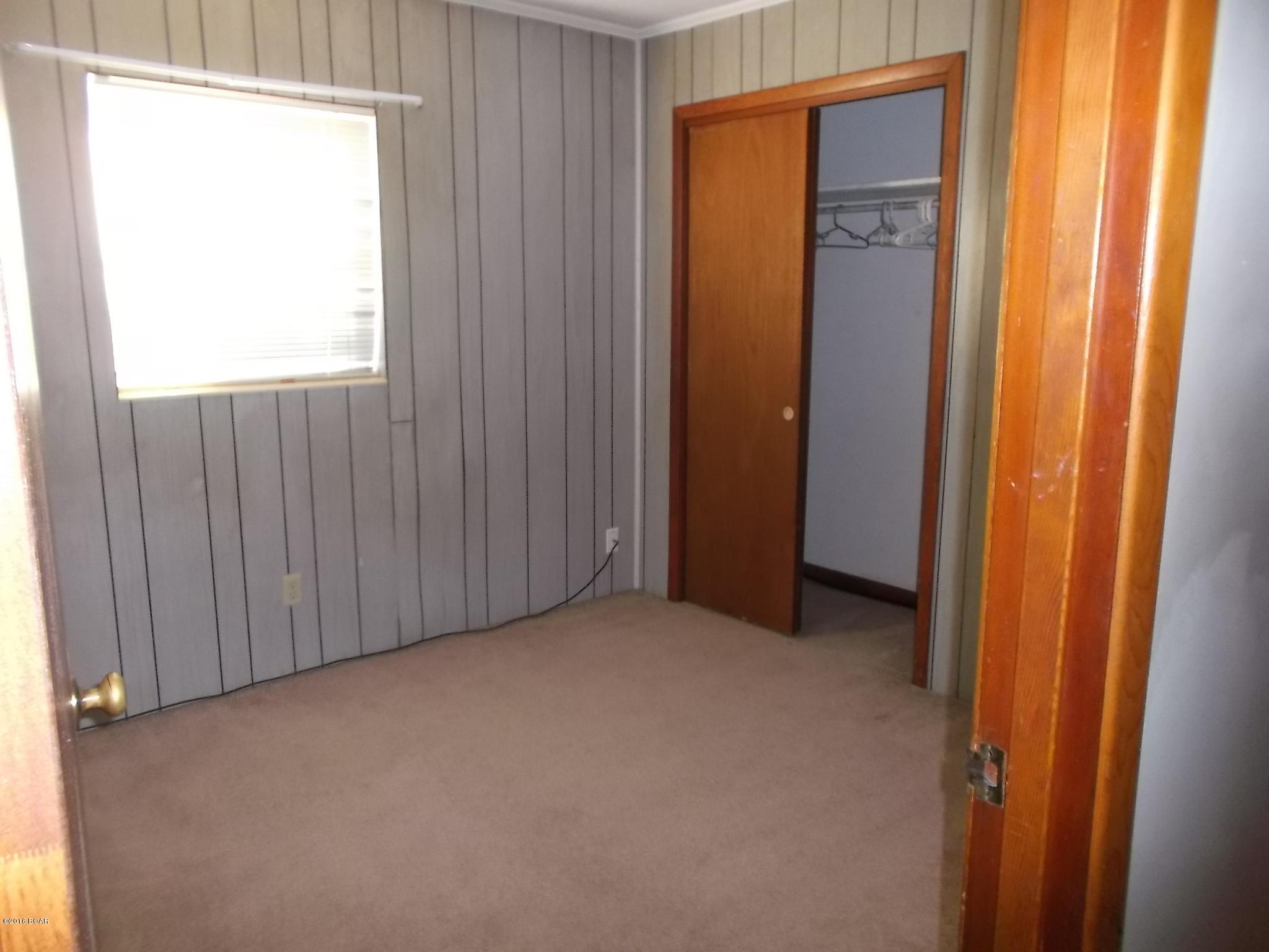 Register, E.B. 2nd - Residential Lease