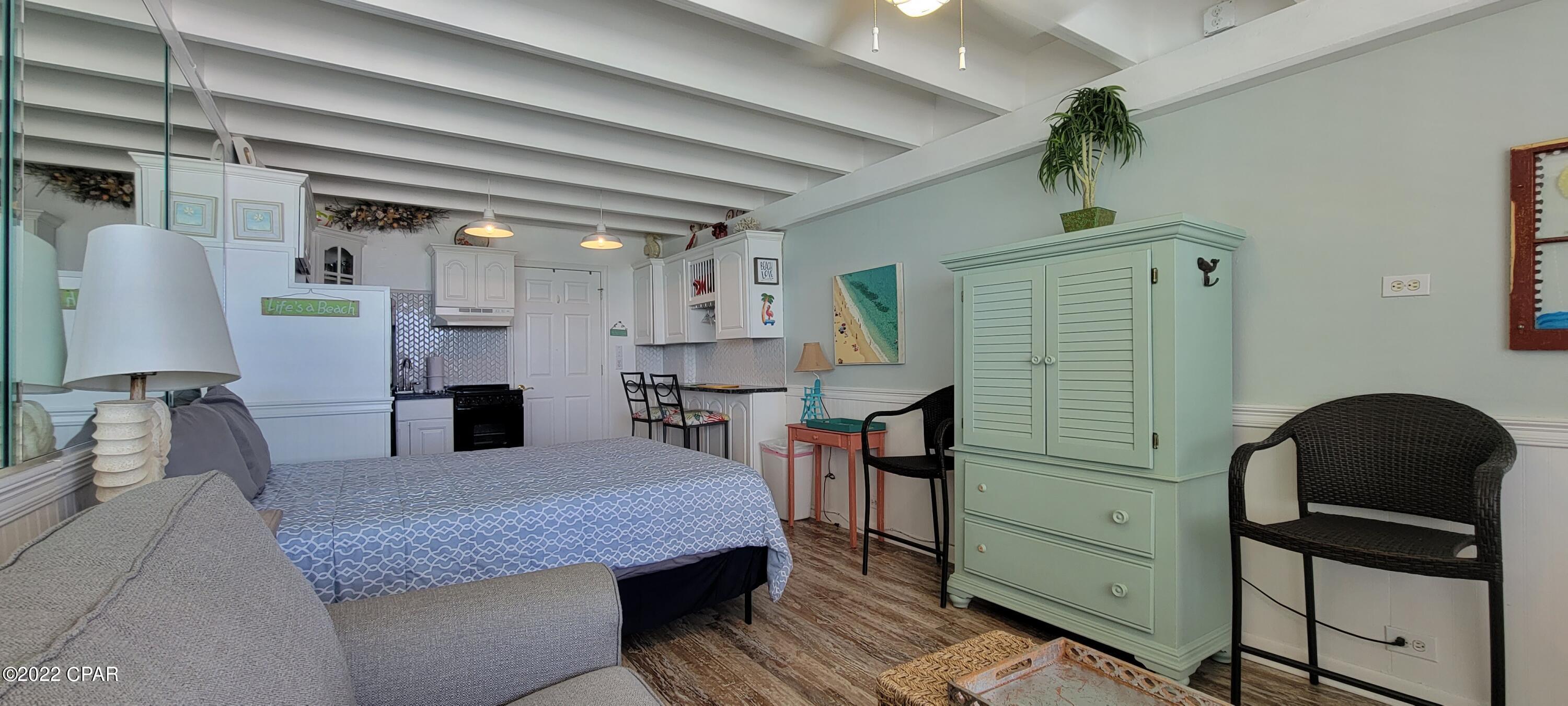 Fontainebleau Terrace - Residential