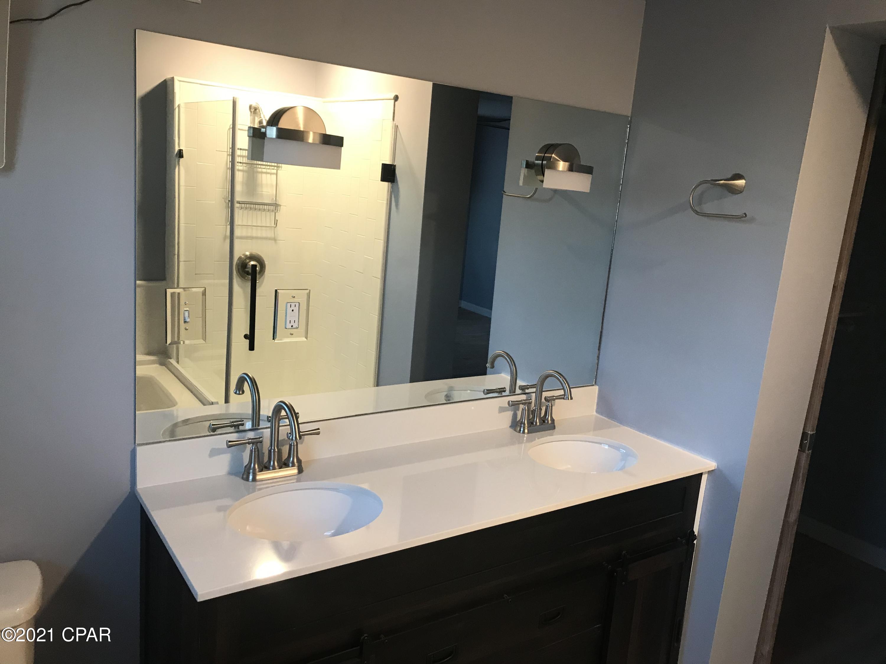 Hentz 1st Add Unit B - Residential