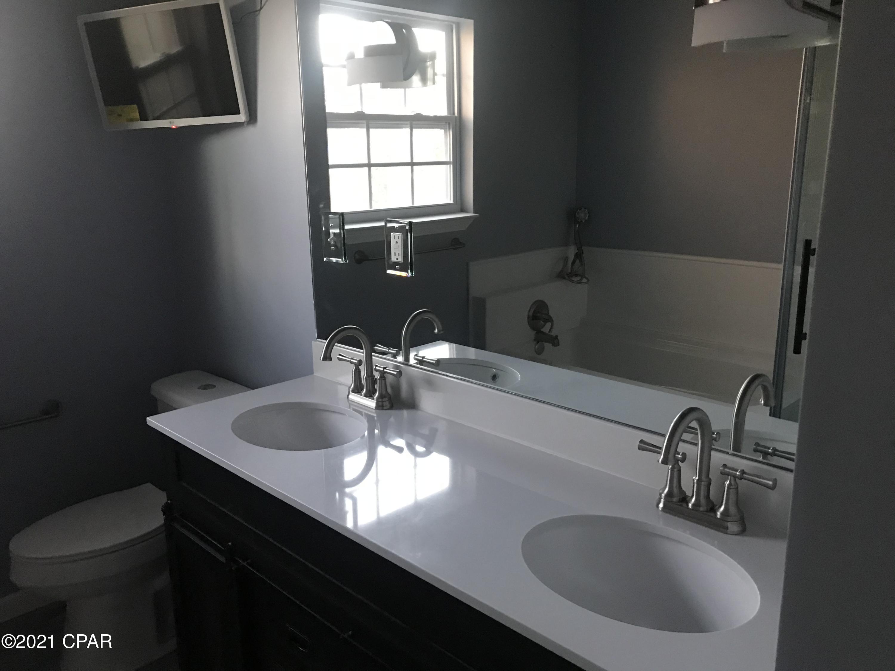 Hentz 1st Add Unit B - Residential