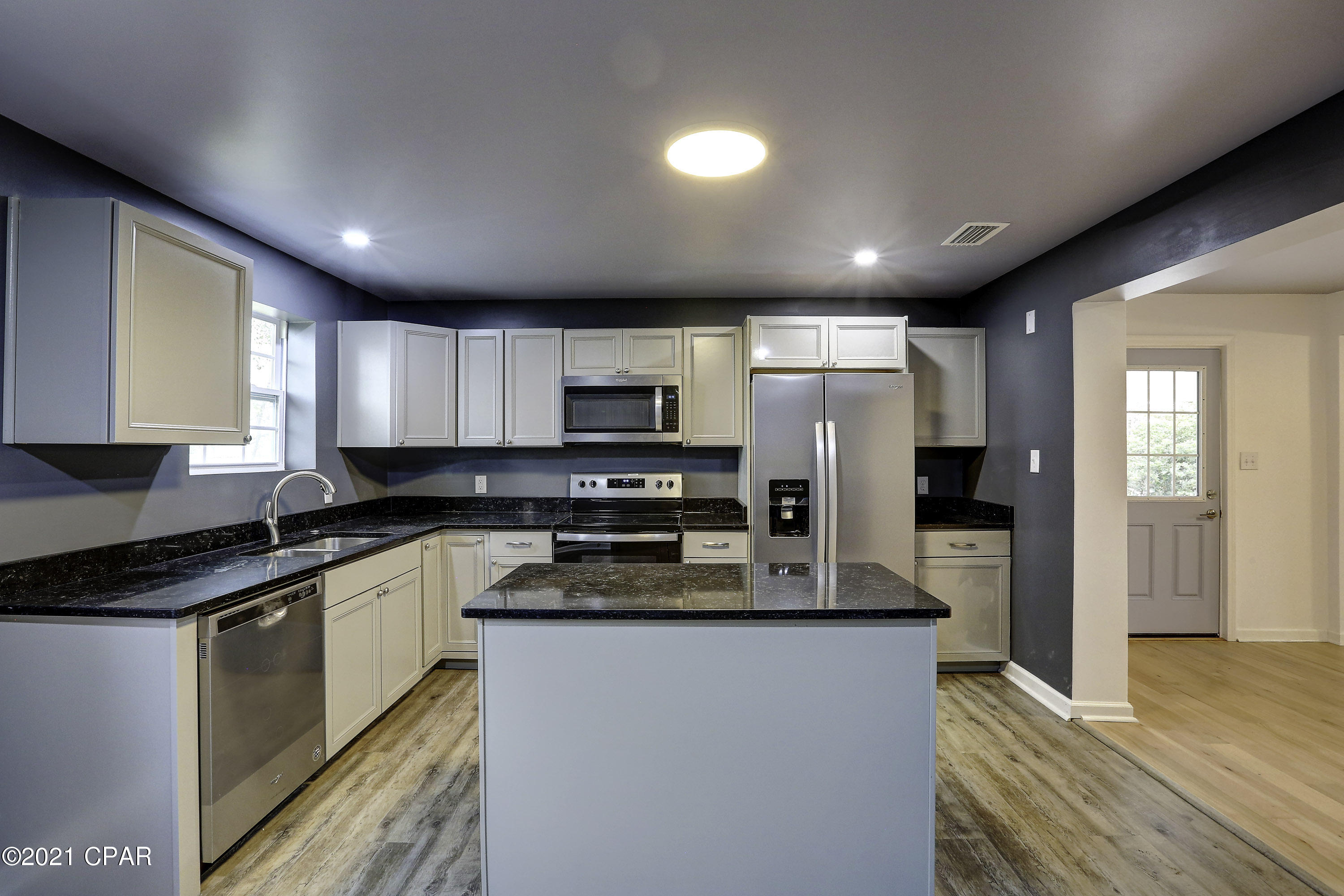 Hentz 1st Add Unit B - Residential