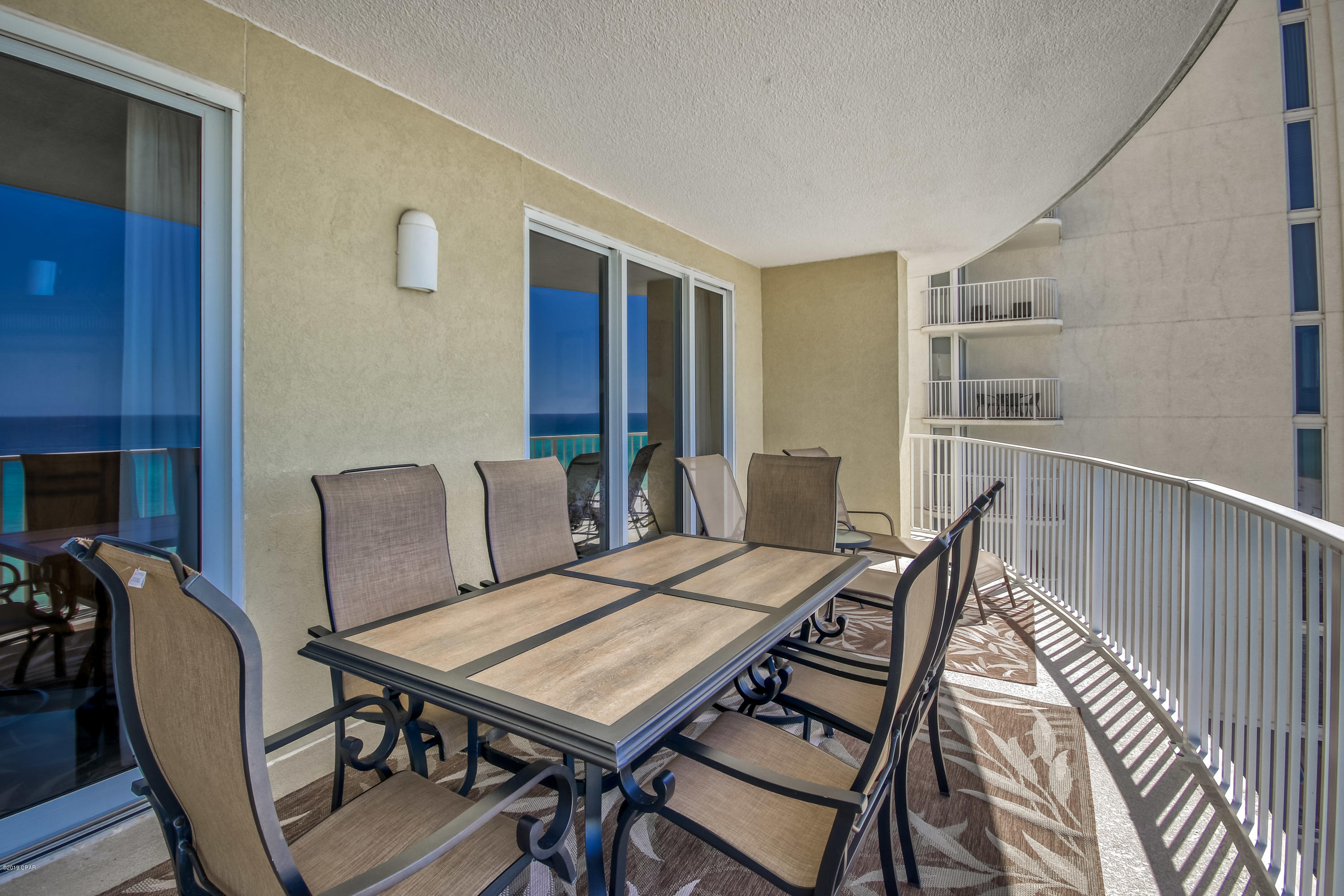 Twin Palms Resort - Residential