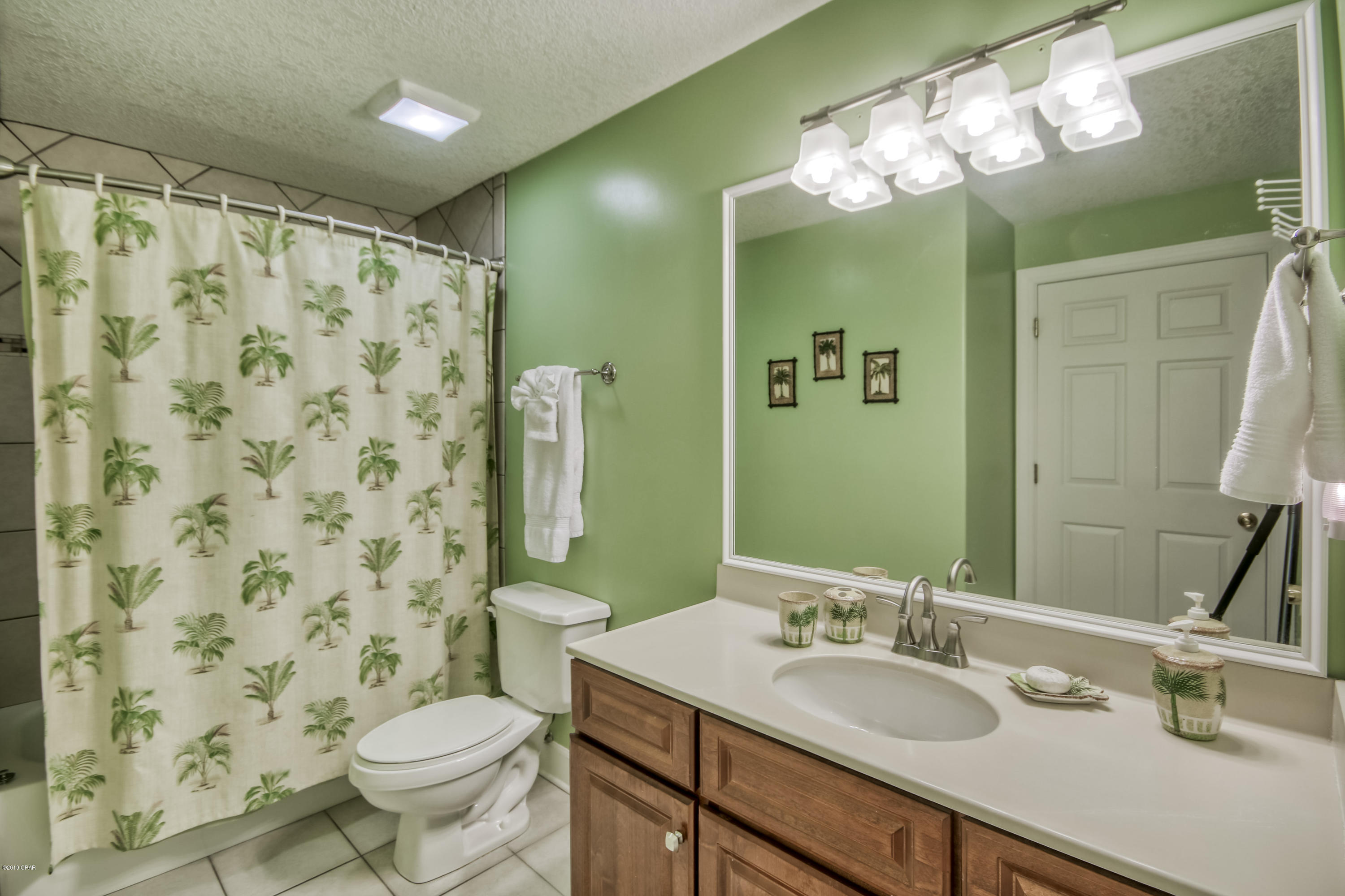 Twin Palms Resort - Residential