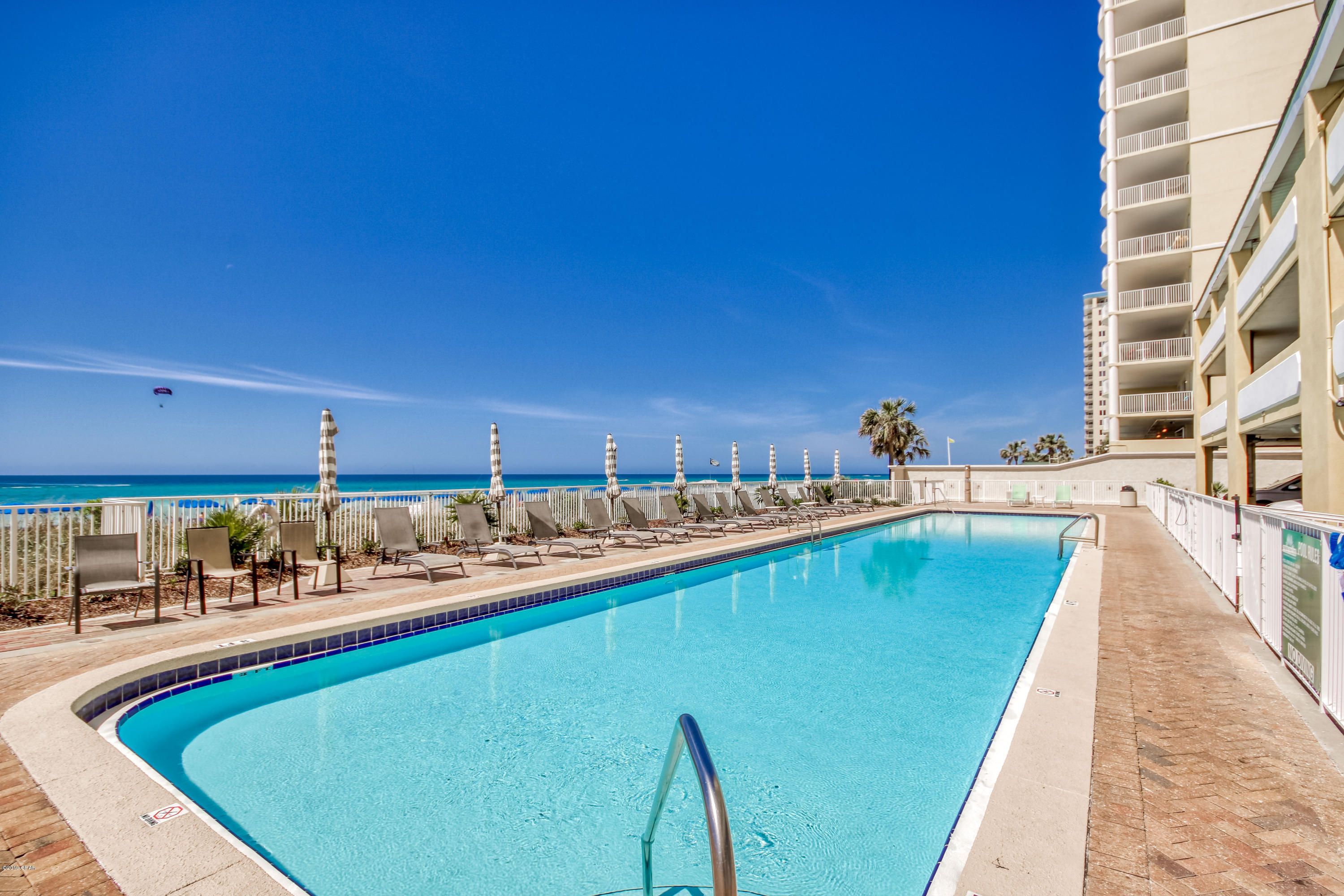 Twin Palms Resort - Residential