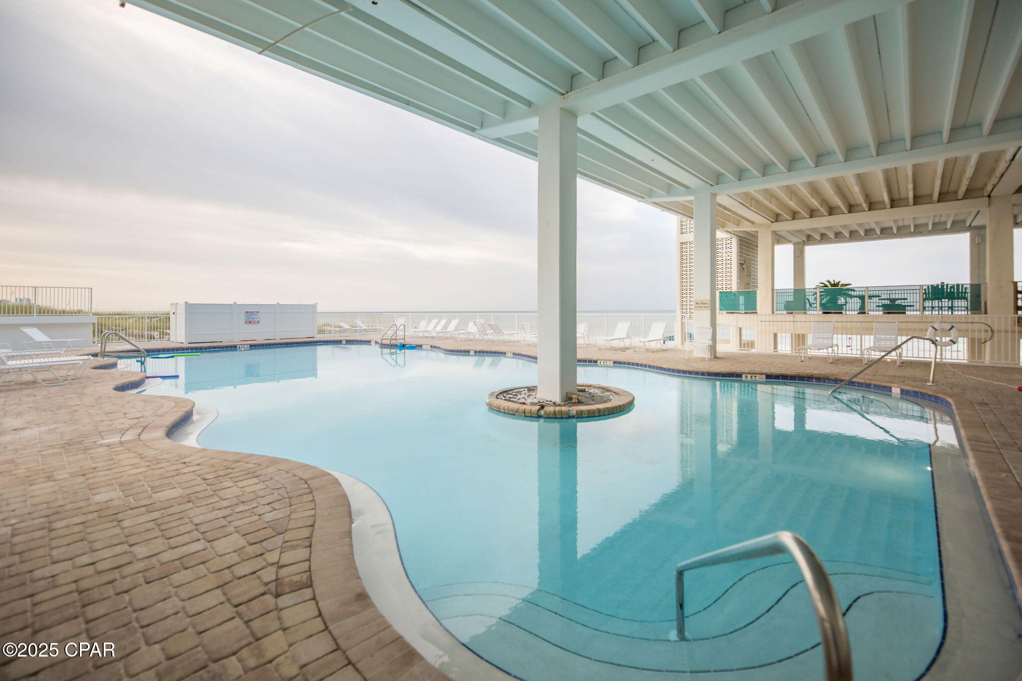 Fontainebleau Terrace - Residential