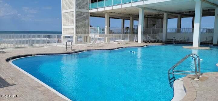 Fontainebleau Terrace - Residential